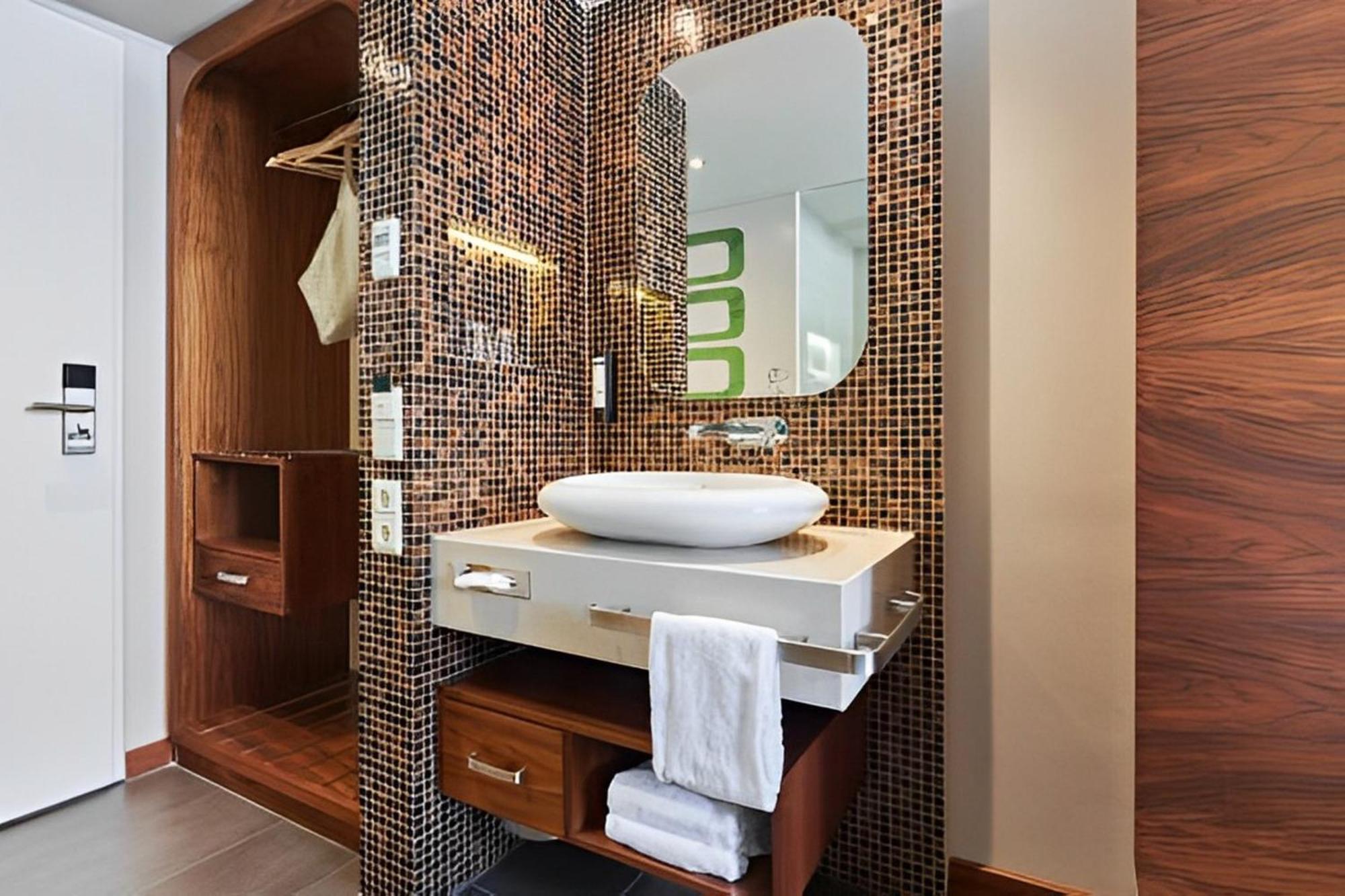 Double Room Street Side