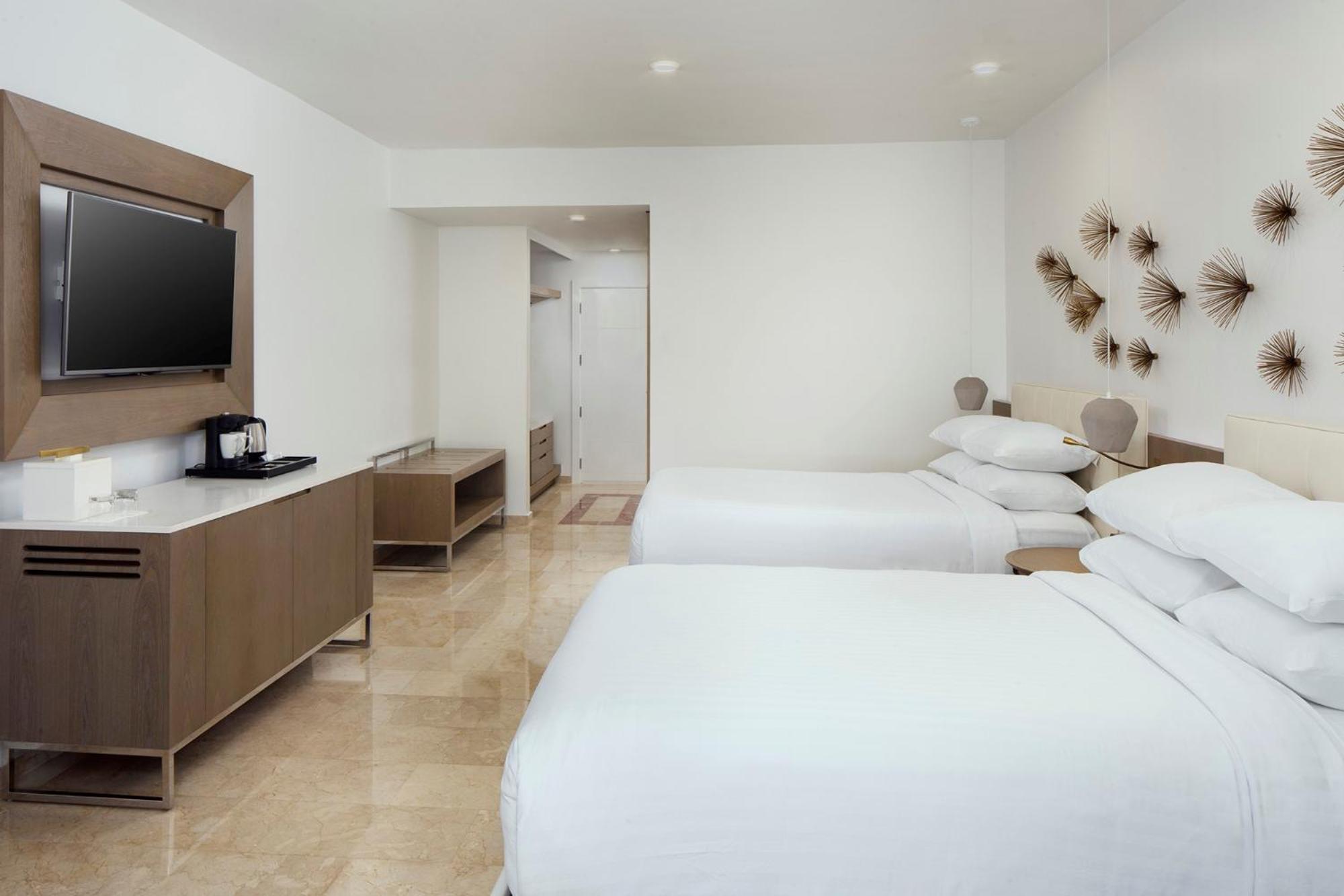 Double Room with Two Double Beds and Roll-In Shower - Mobility Accessible