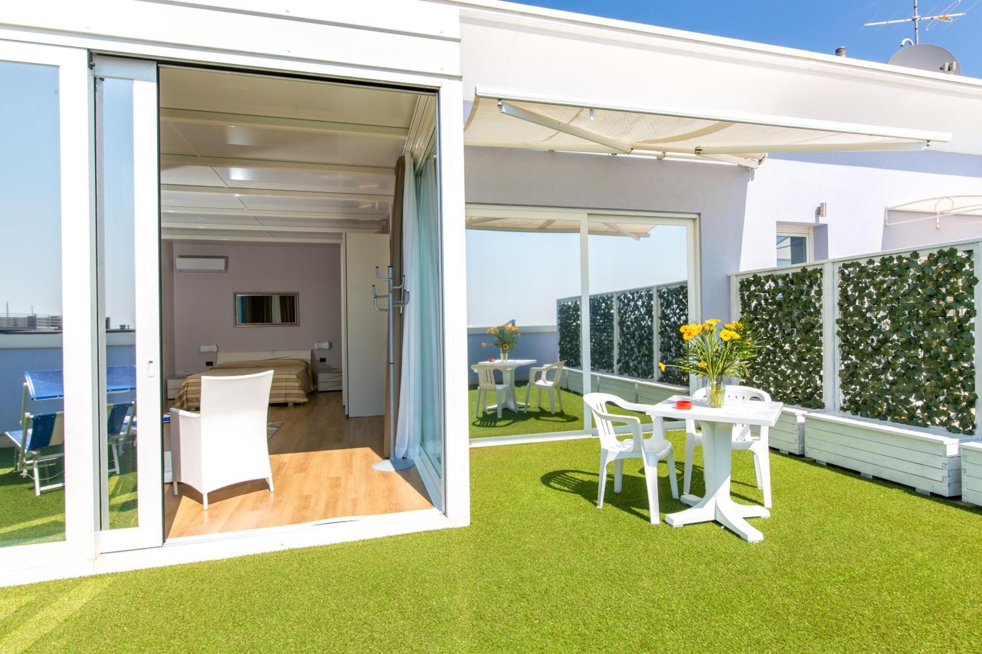Deluxe Suite Sea View