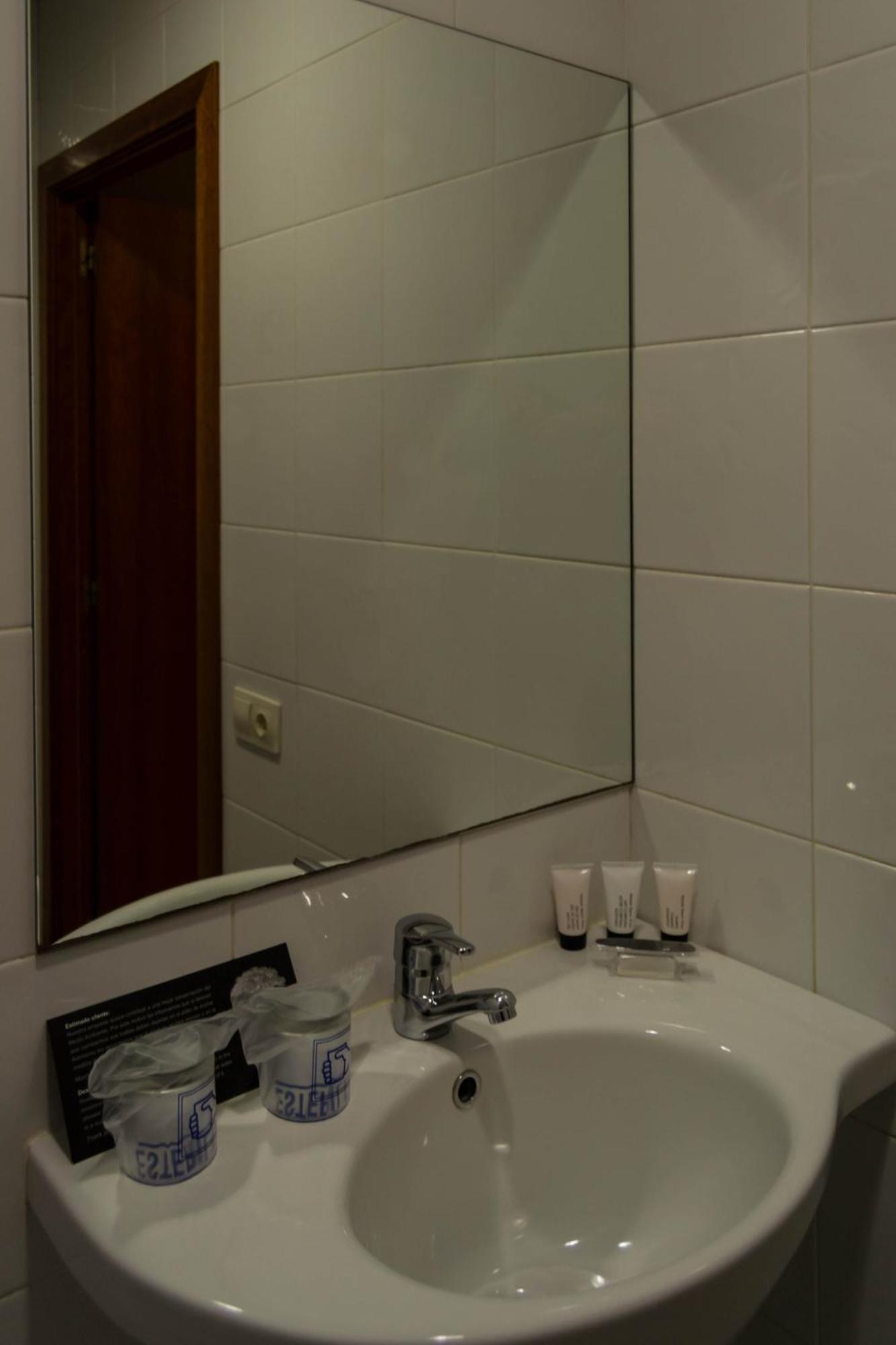 Single Room Private External Bathroom