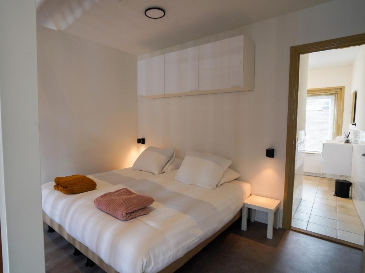 One-Bedroom Apartment Non-Smoking