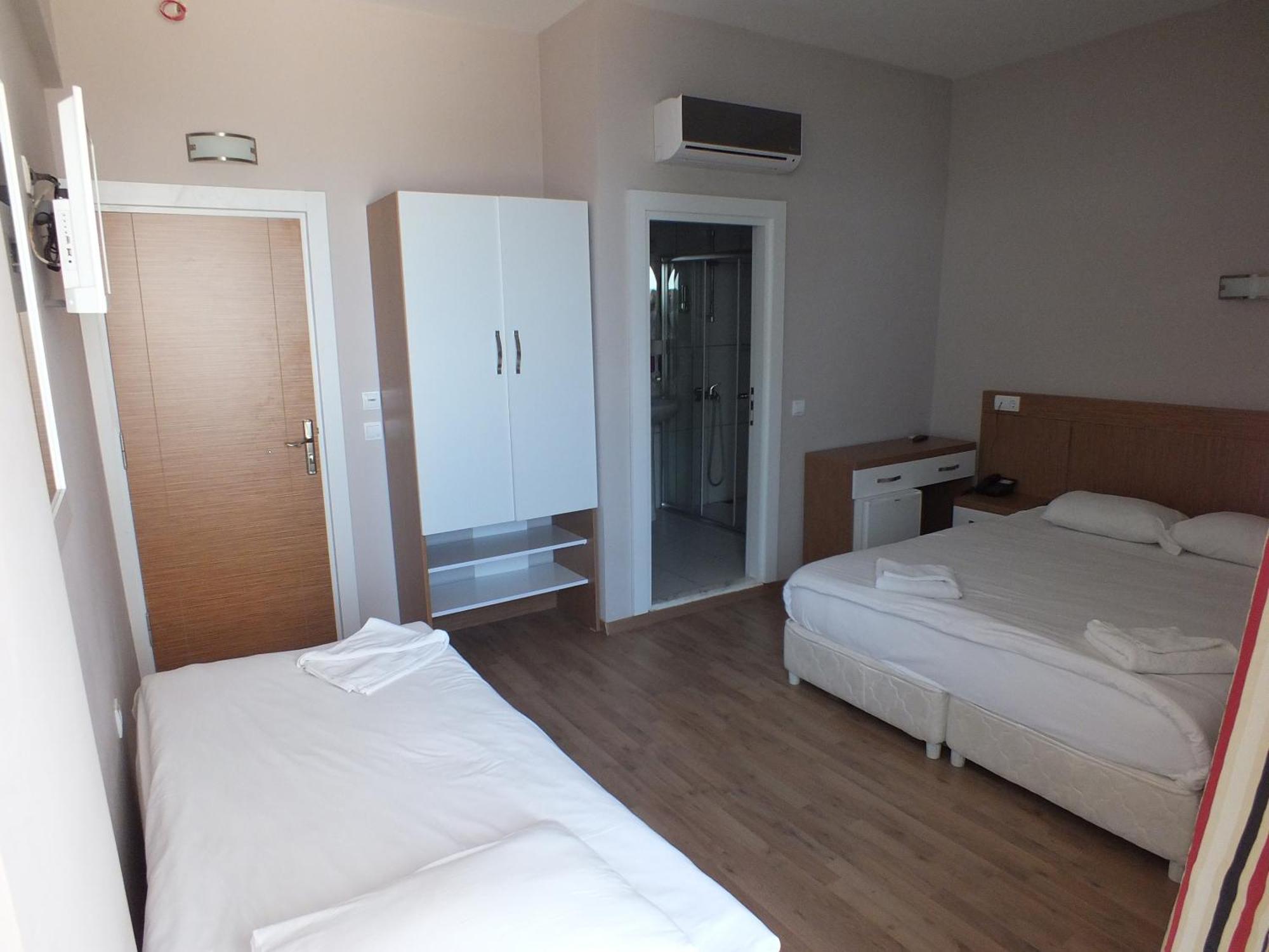 Basic Triple Room