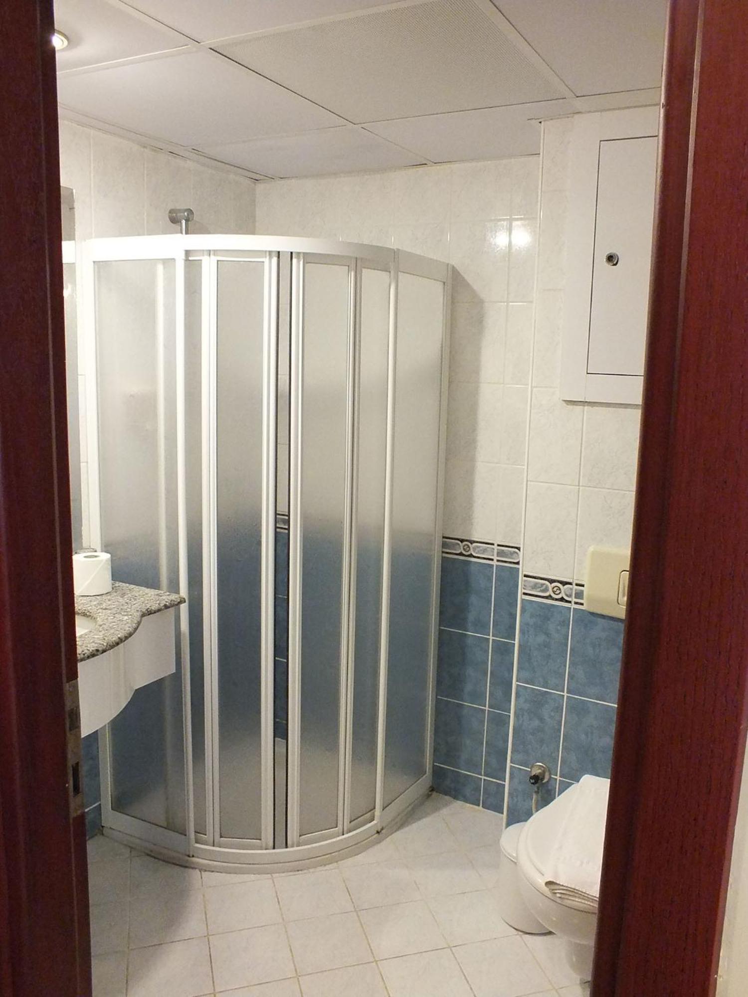 Basic Triple Room