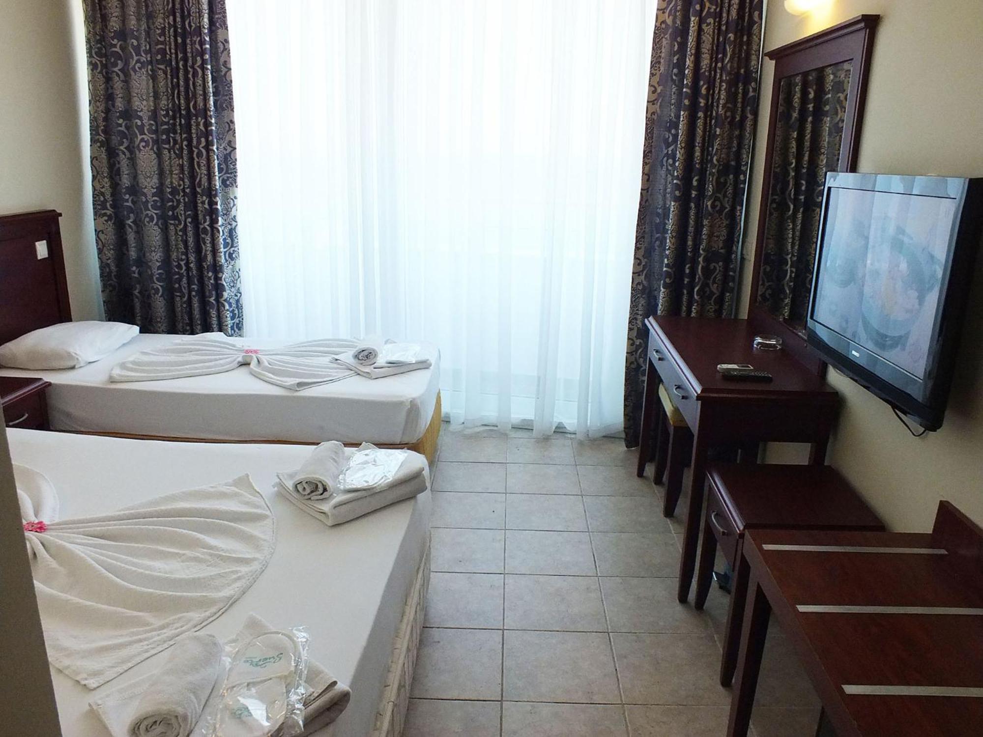 Basic Triple Room