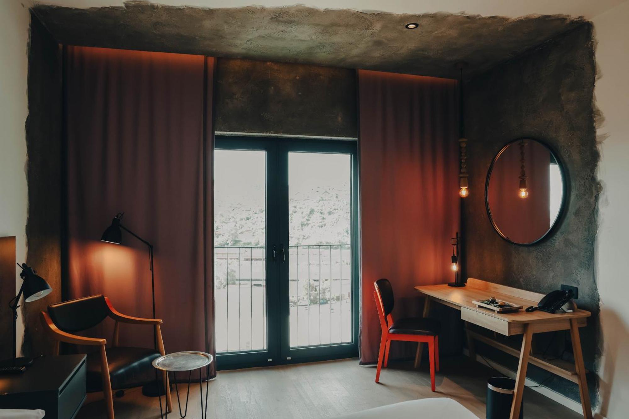 Standard Design Twin Room