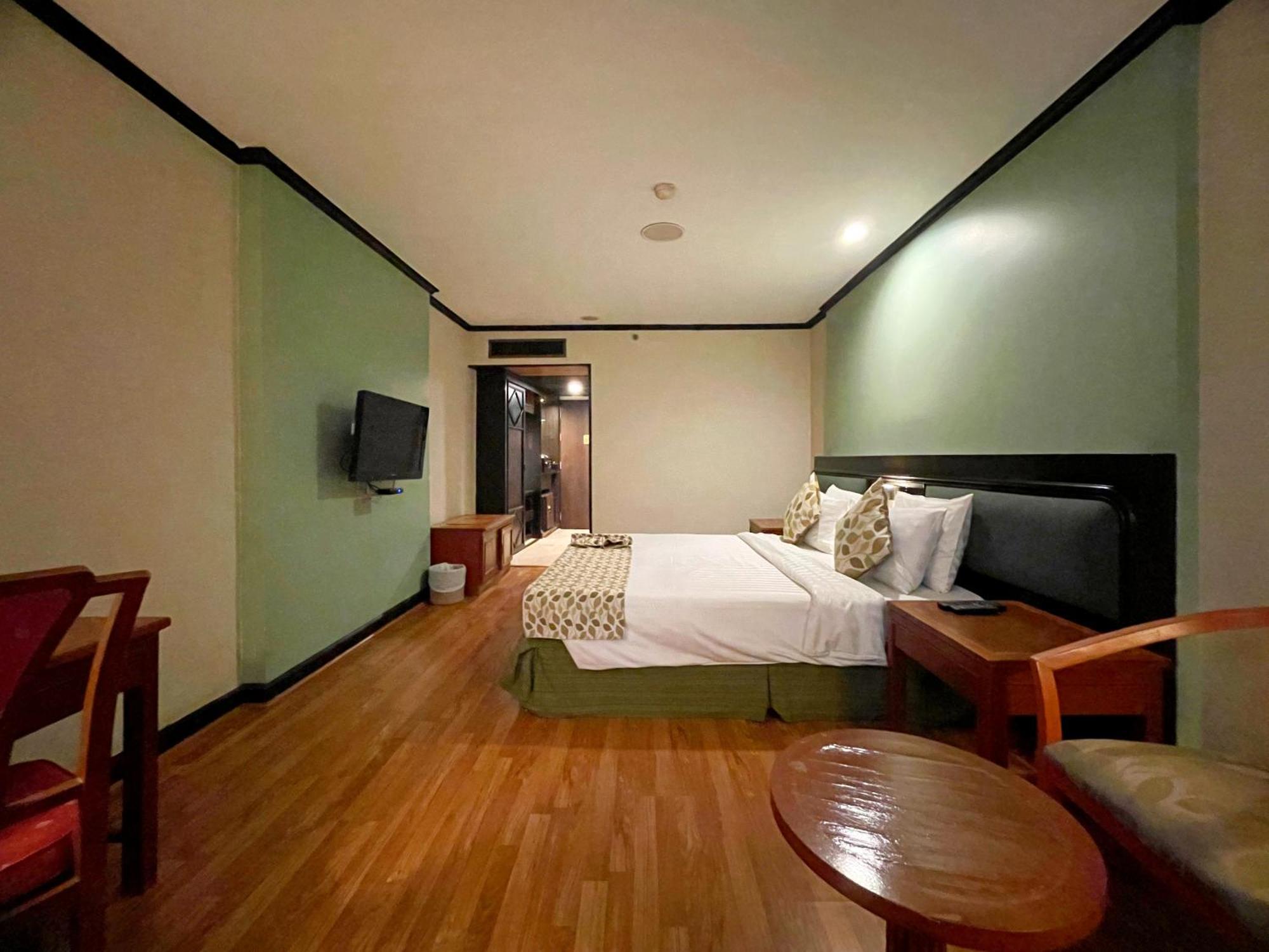Deluxe Premium King Room