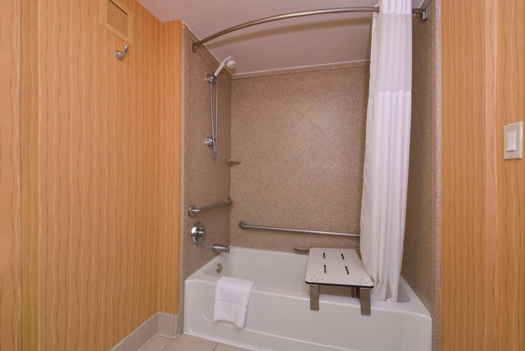 King Room Roll Shower Mobility Hearing Access or Non-Smoking