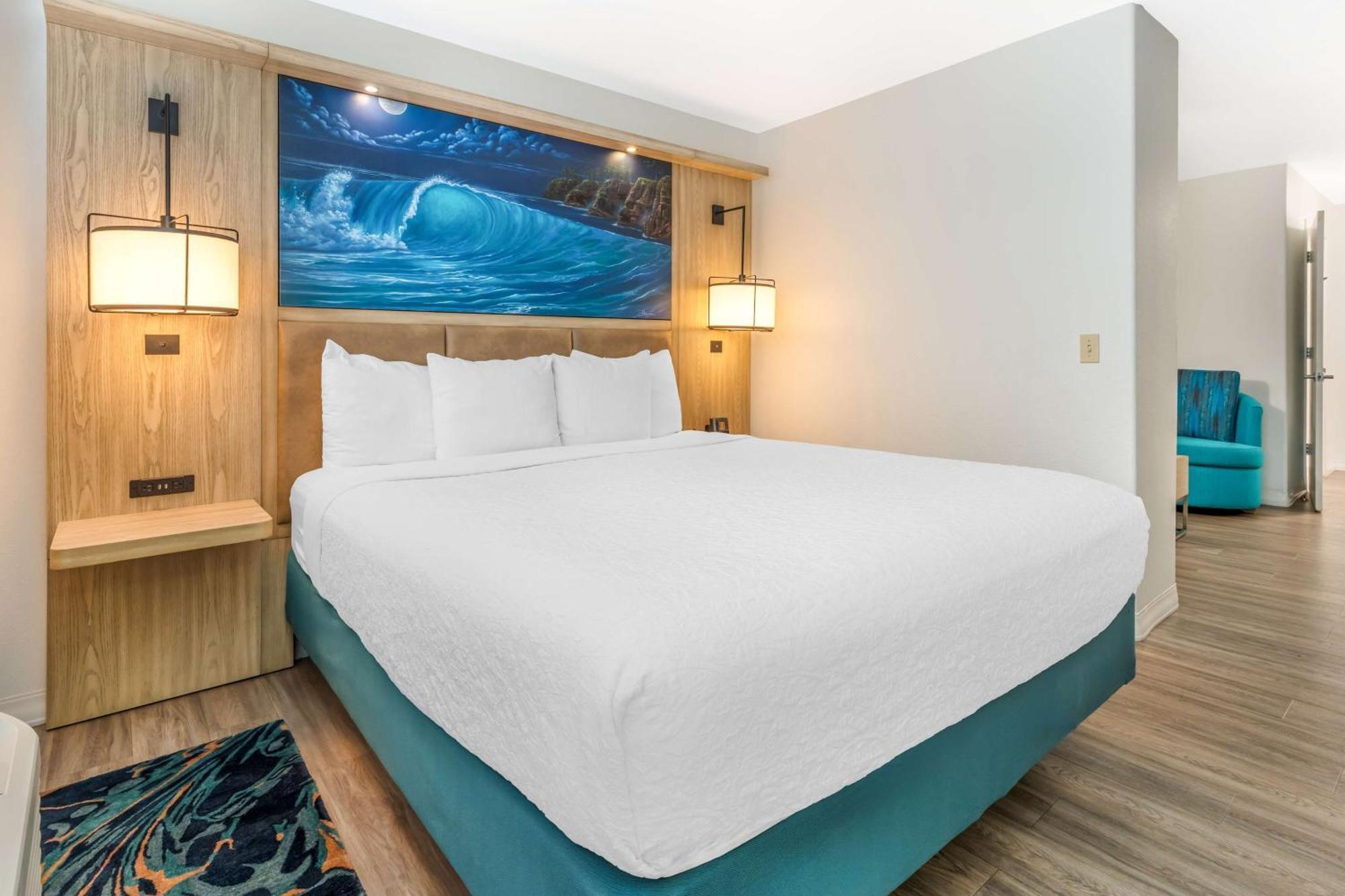 Junior Suite Partially Separated Sitting Area & Sofa Bed