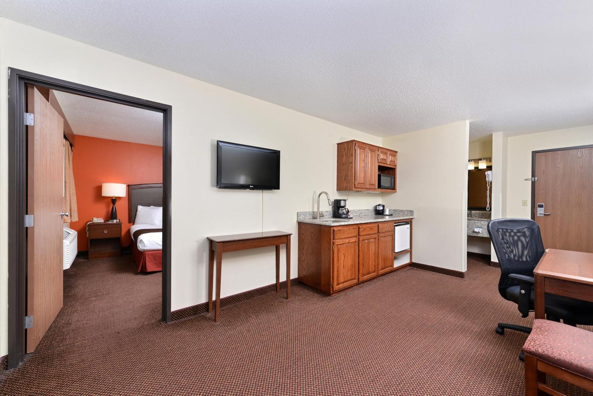 One-Bedroom King Suite Non-Smoking