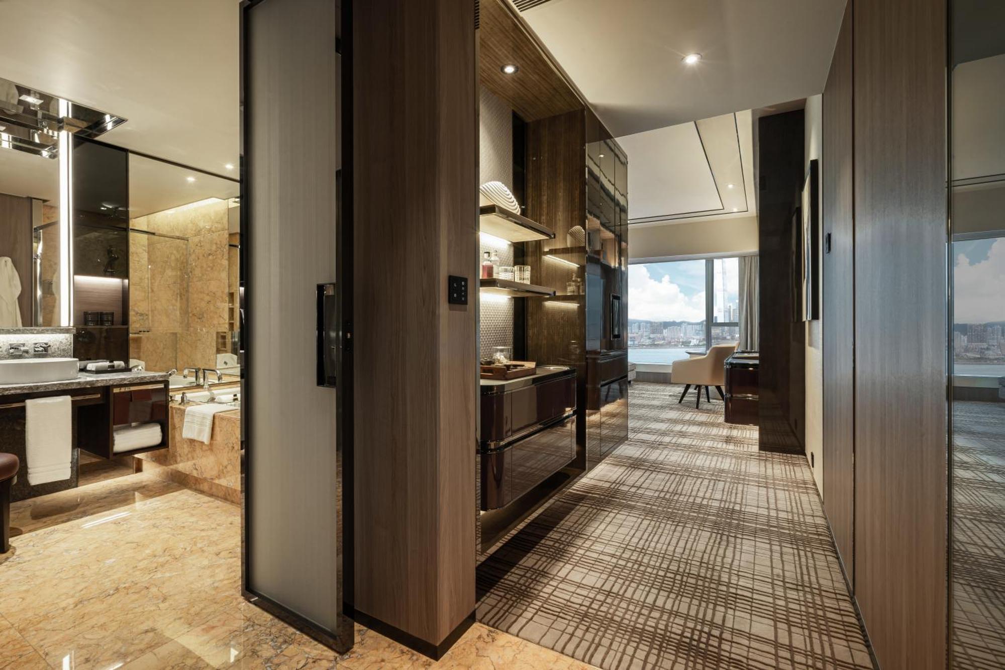 Deluxe Harbour-View Room King
