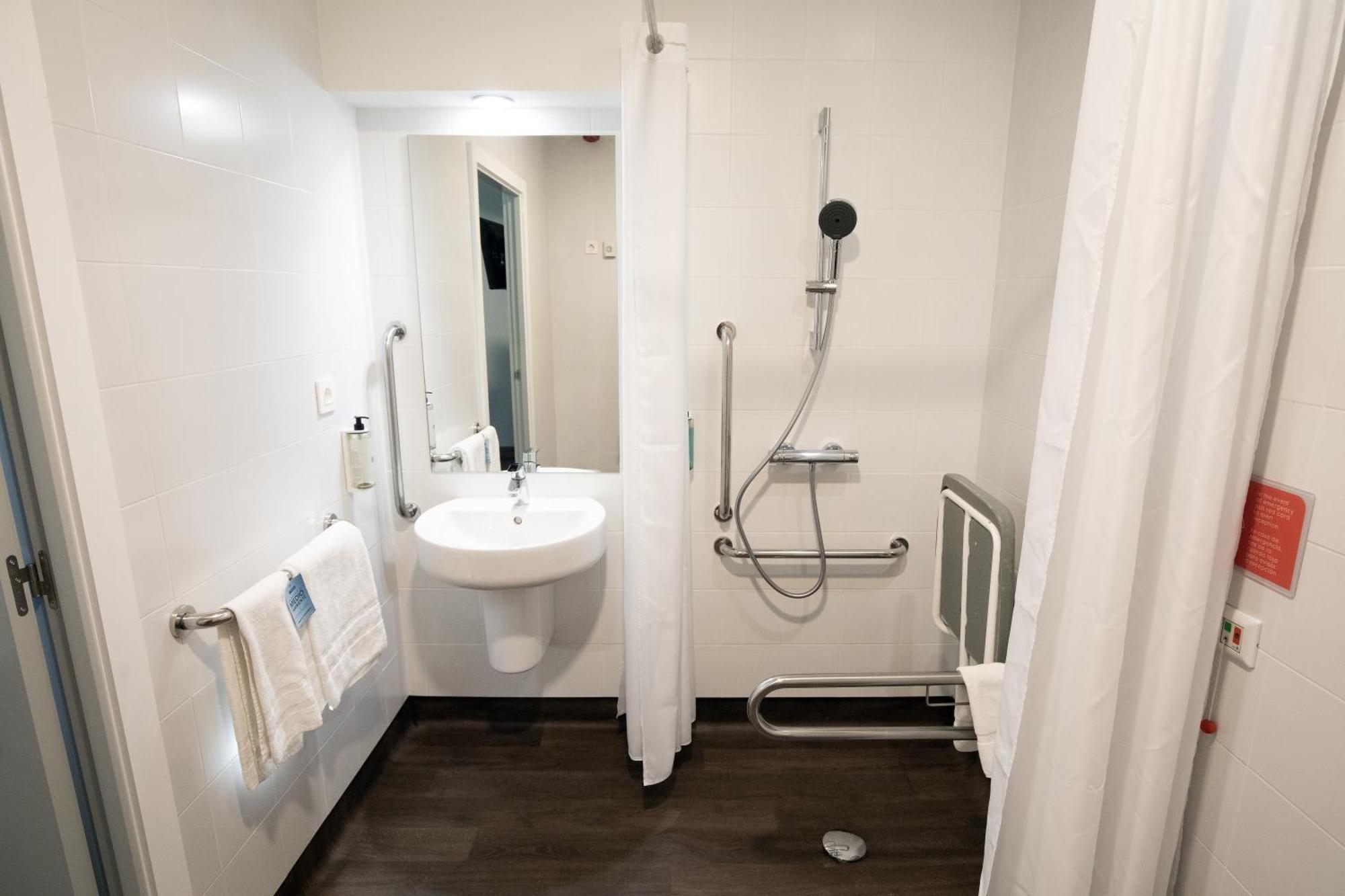 Double or Twin Room Disability Access