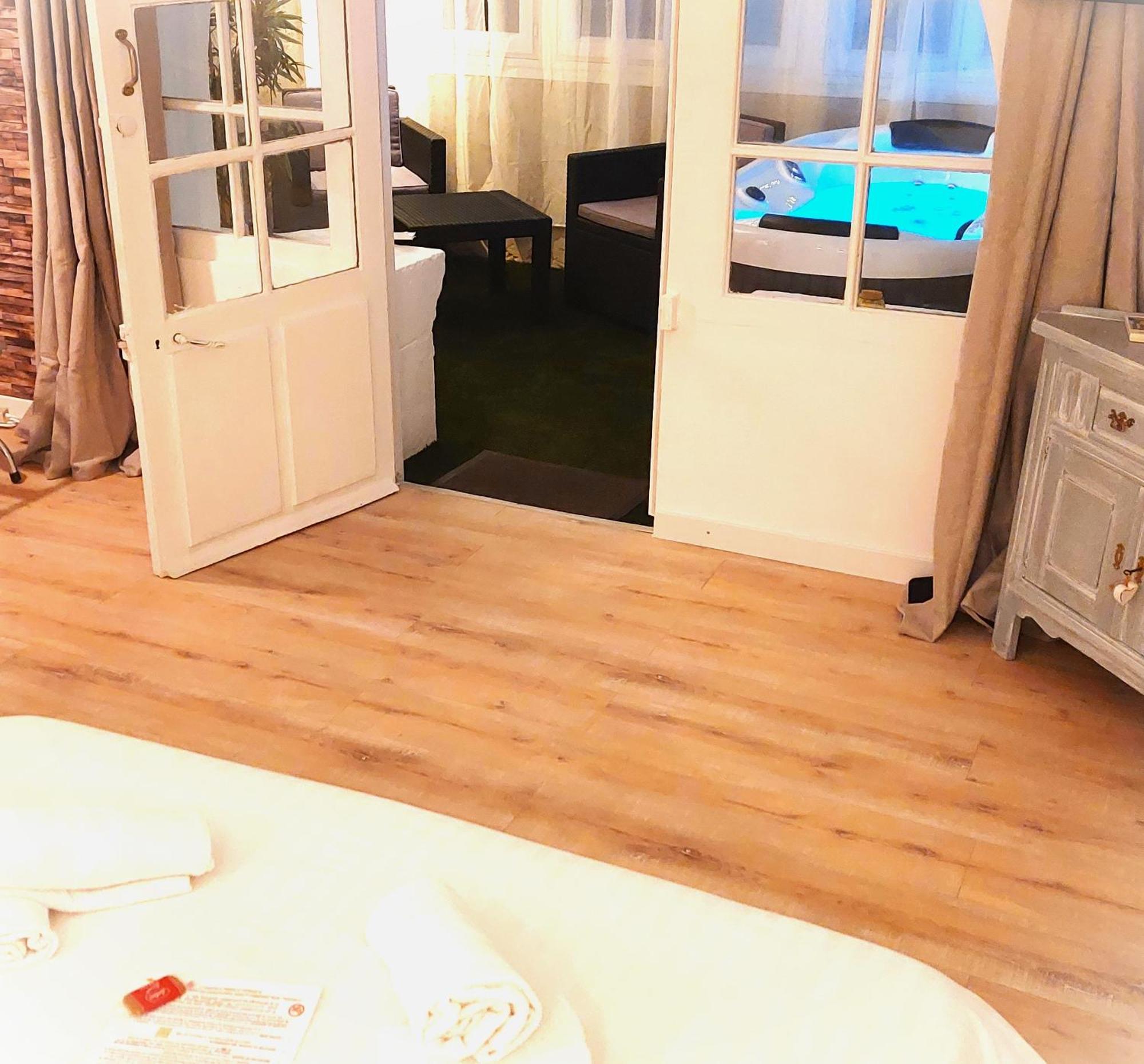 Double Room Jacuzzi