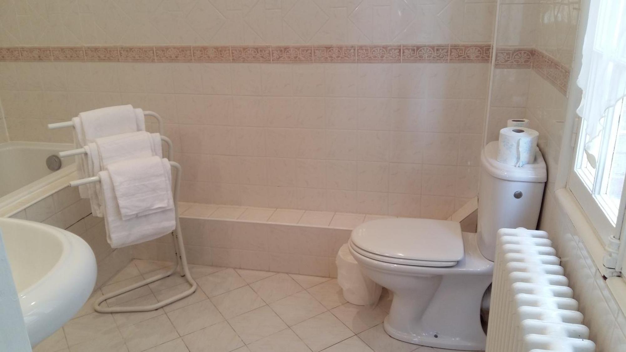 Deluxe Double Room Bath