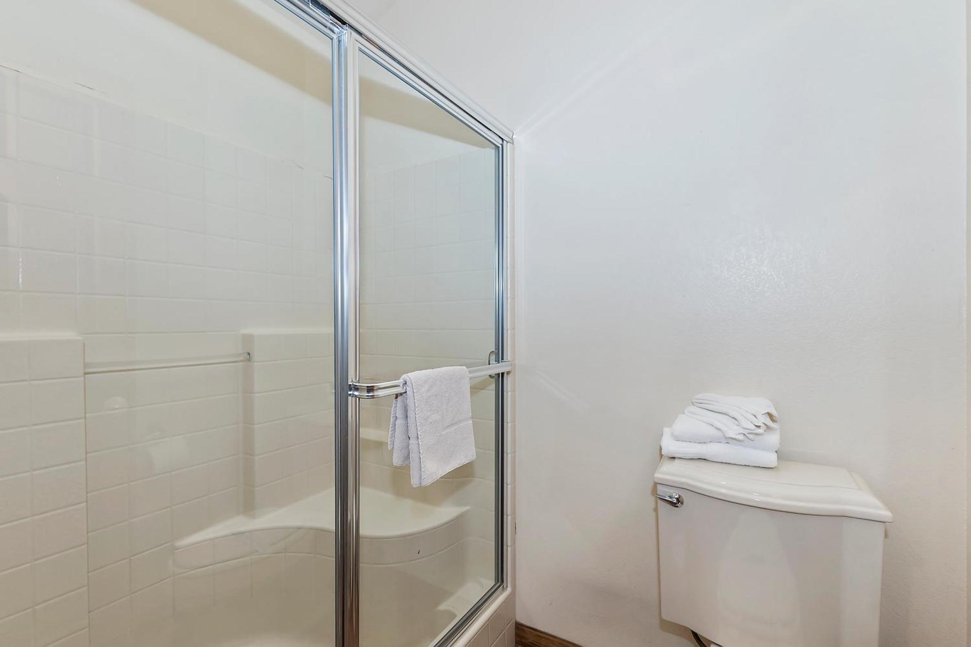 King Room Spa Bath