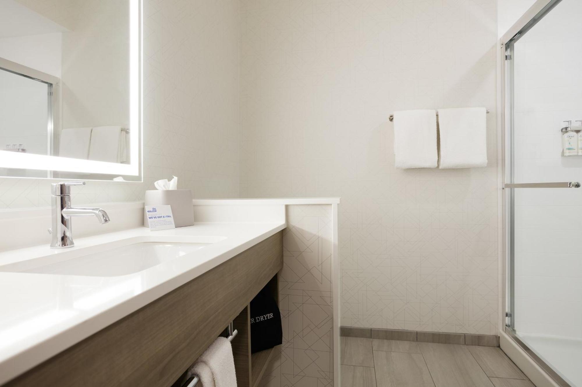 Standard King Suite