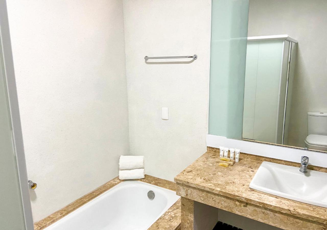Superior Room Bathtub
