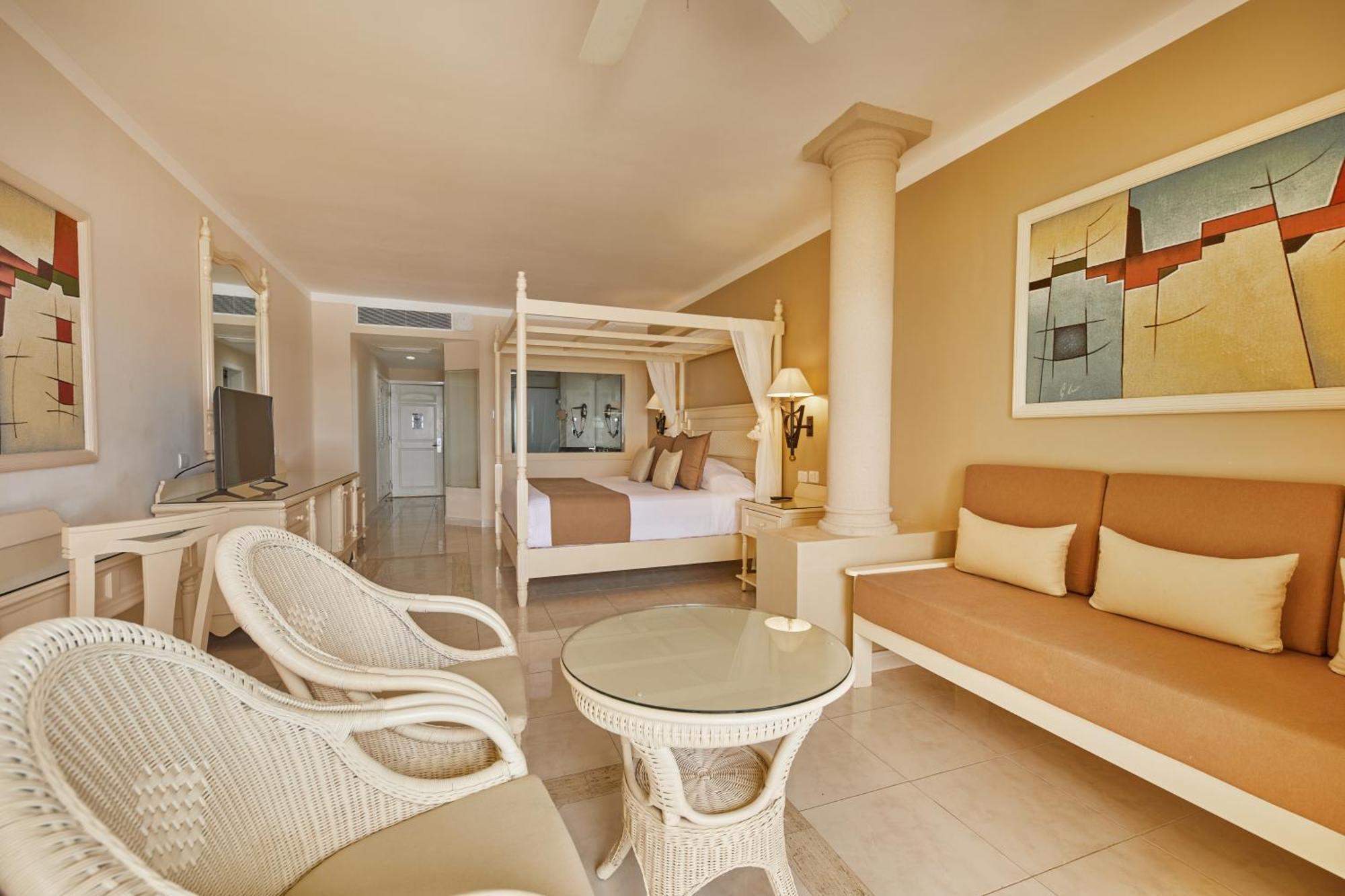 Junior Suite Deluxe Ocean Front Adults Only