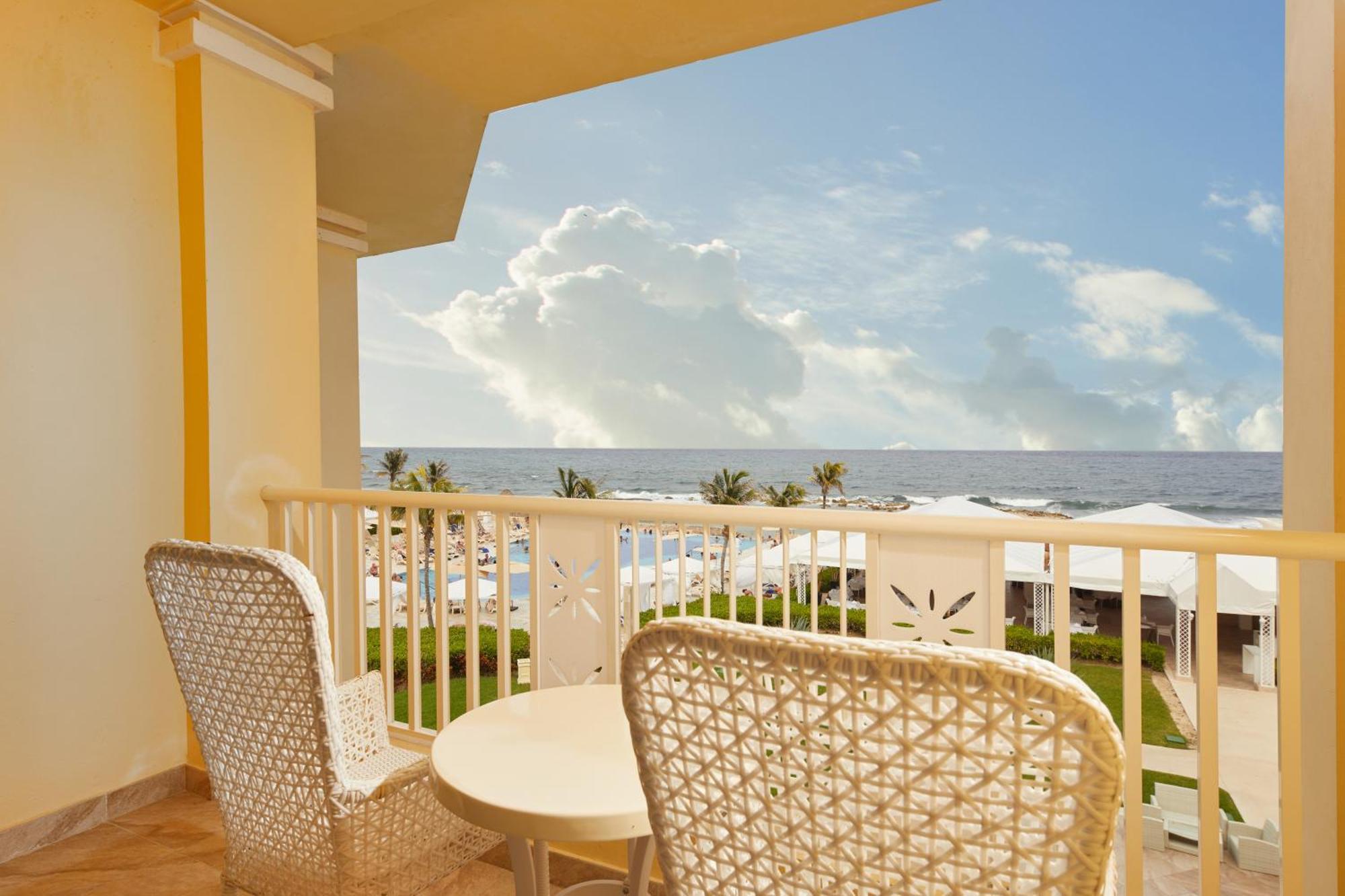 Junior Suite Deluxe Ocean Front Adults Only