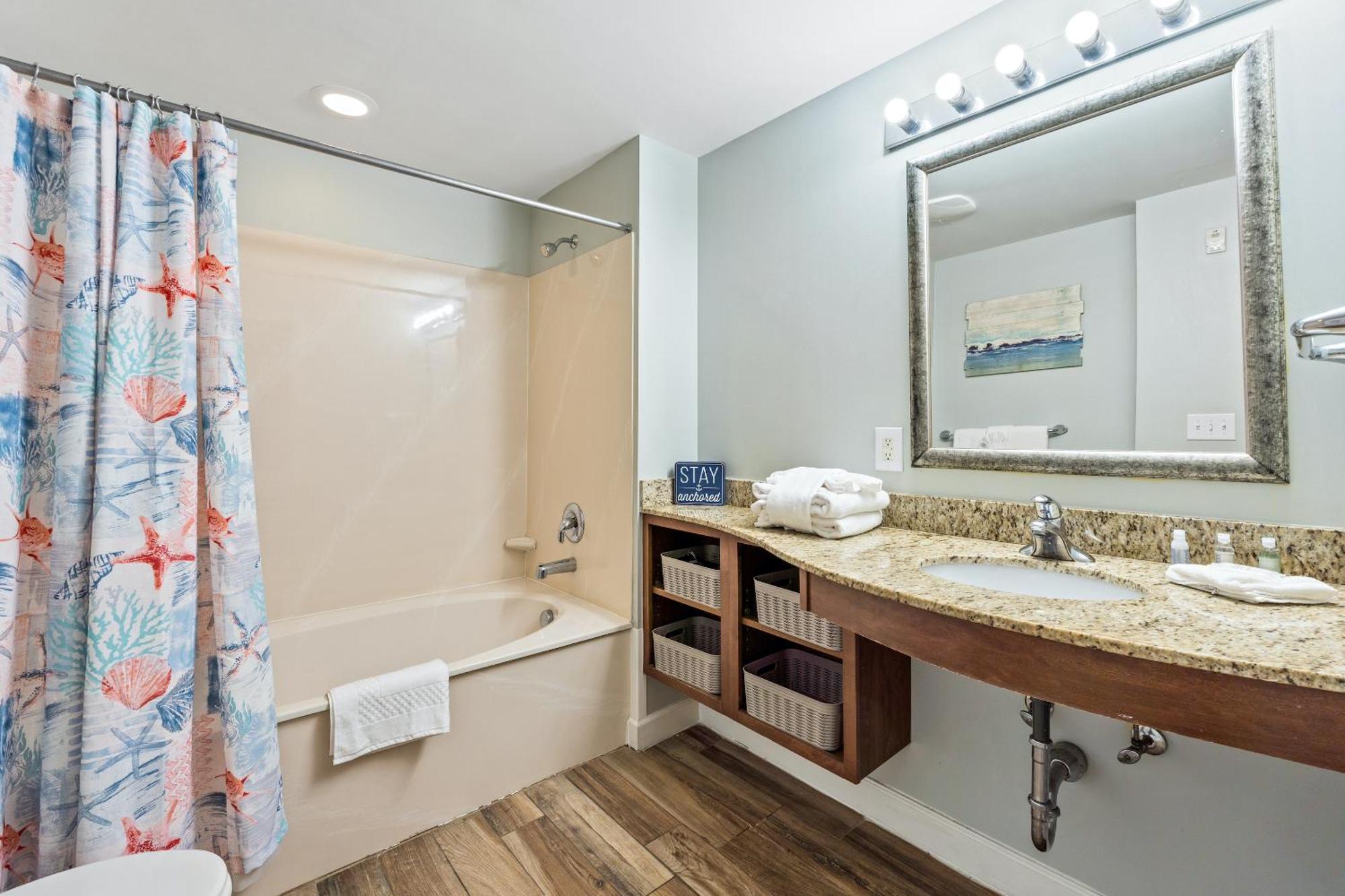 One-Bedroom Apartment 1004E