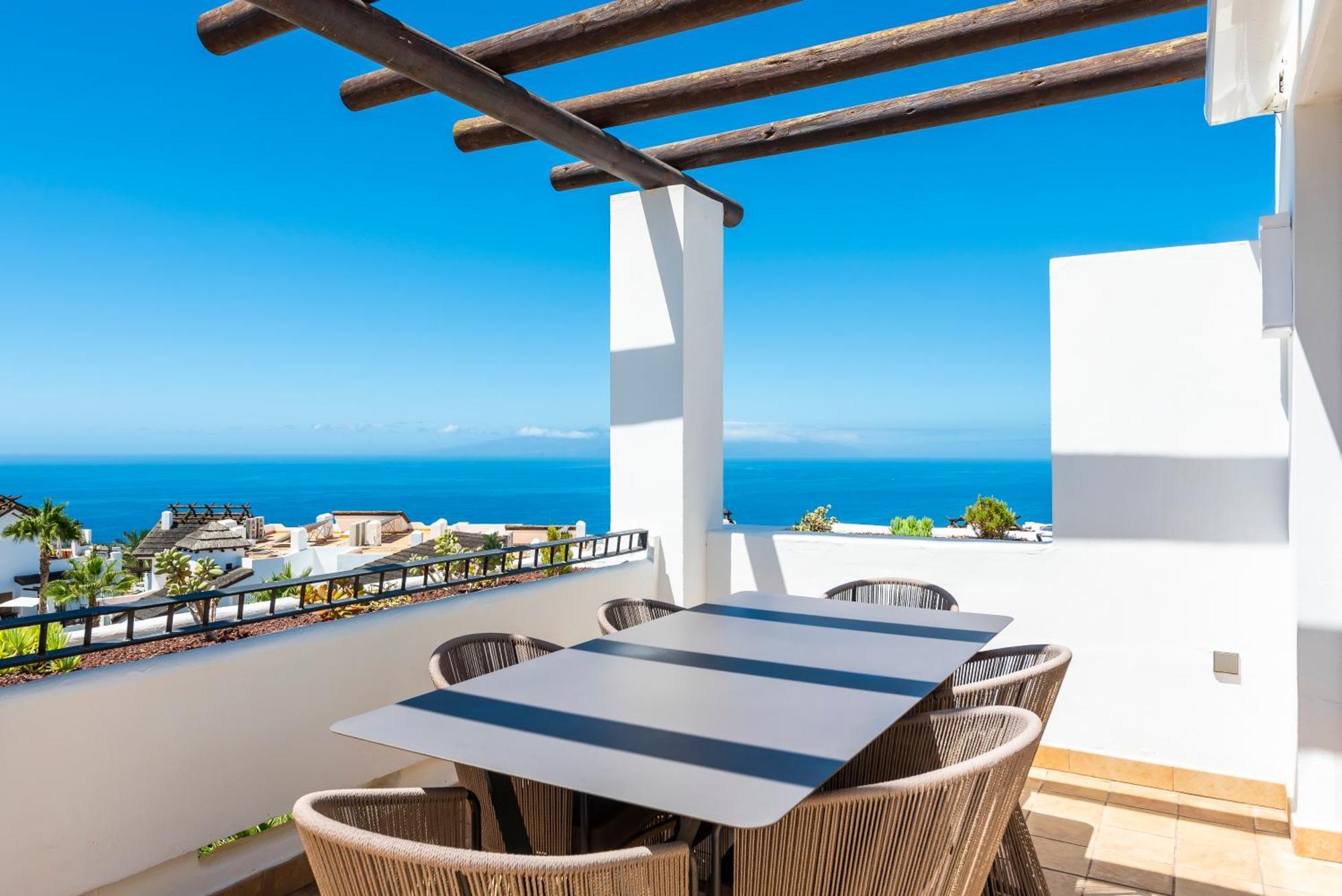 Two-Bedroom Suite Sea View