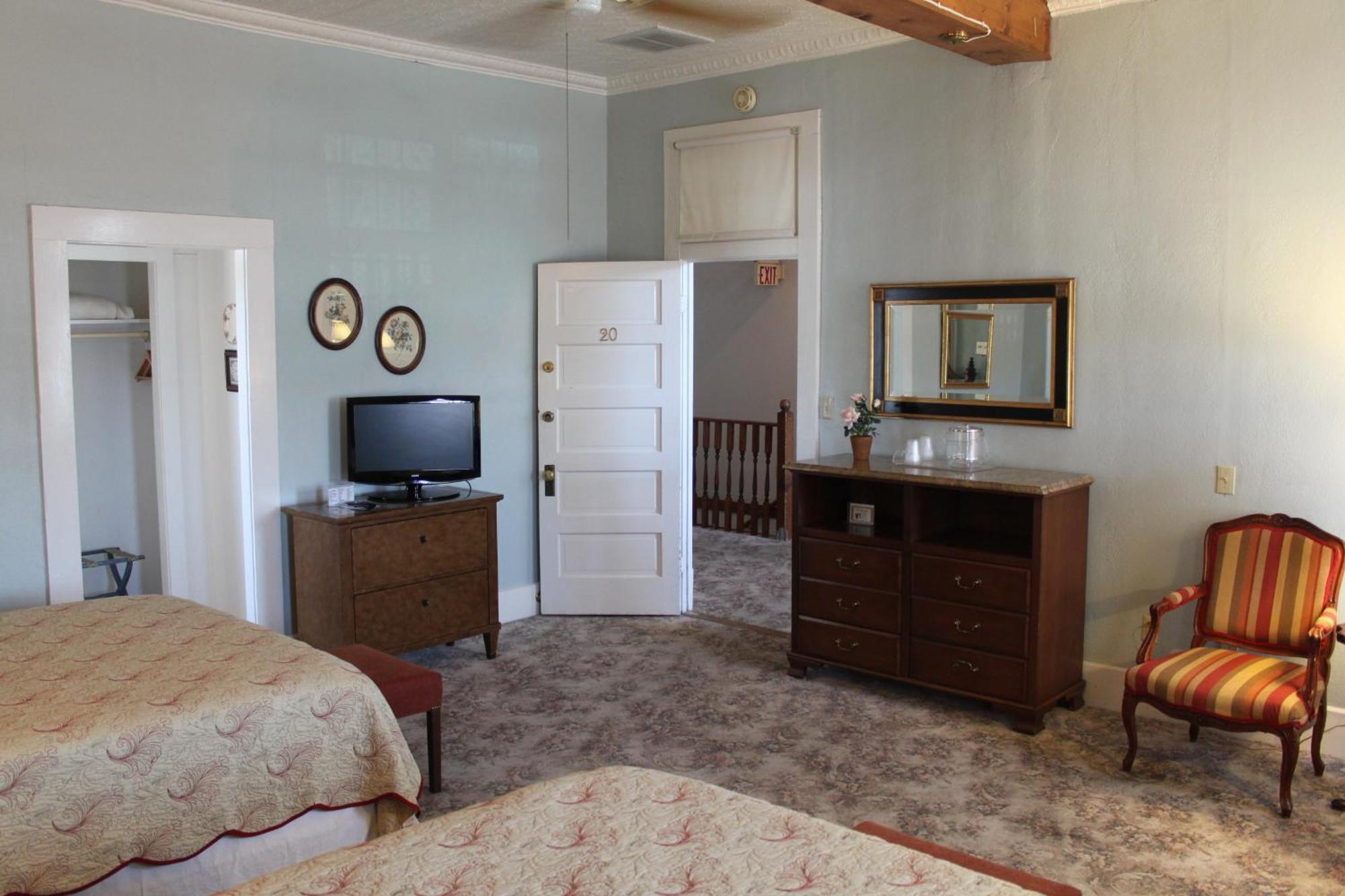 Deluxe Queen Room Two Queen Beds
