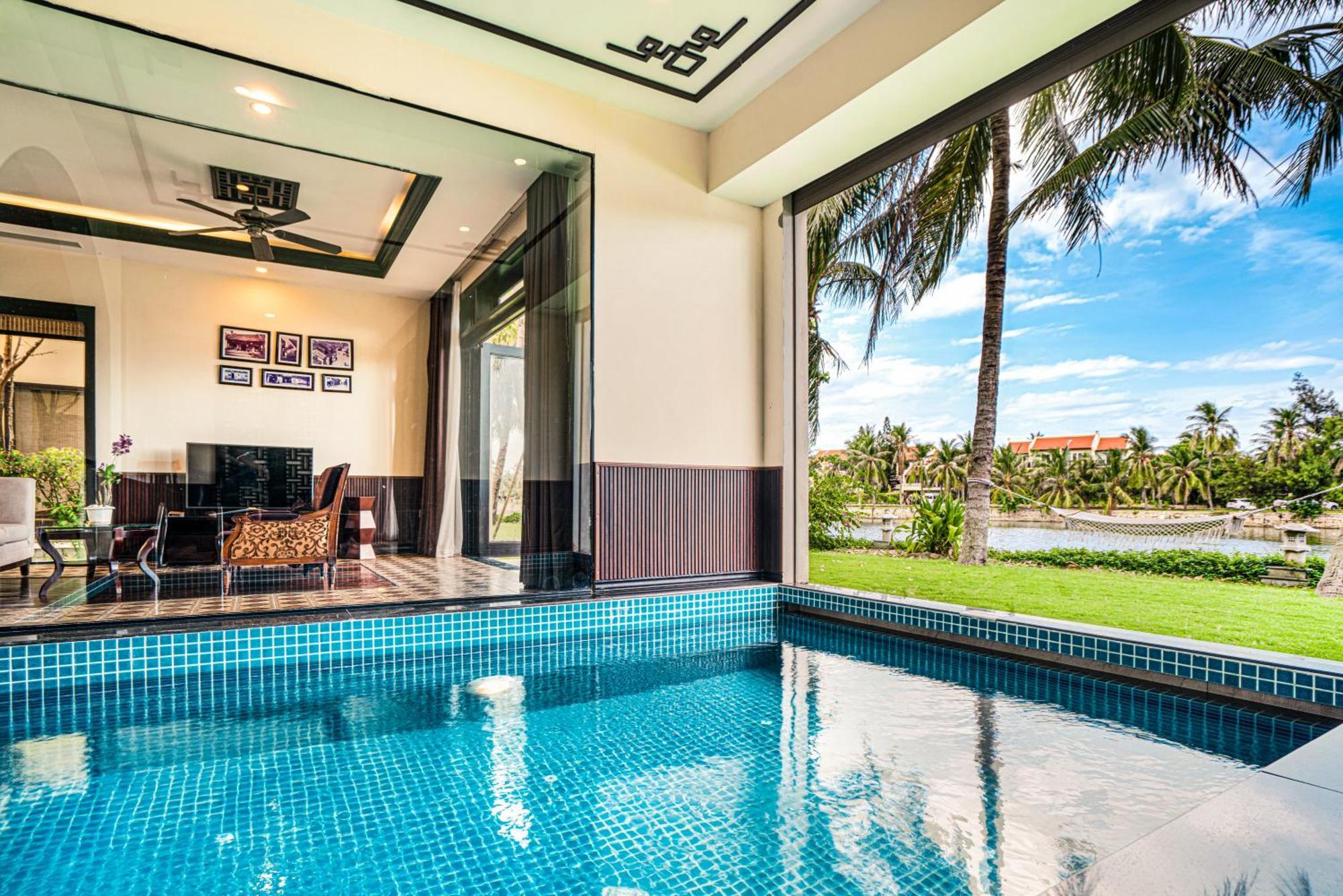 Three-Bedroom Villa Private Pool River View