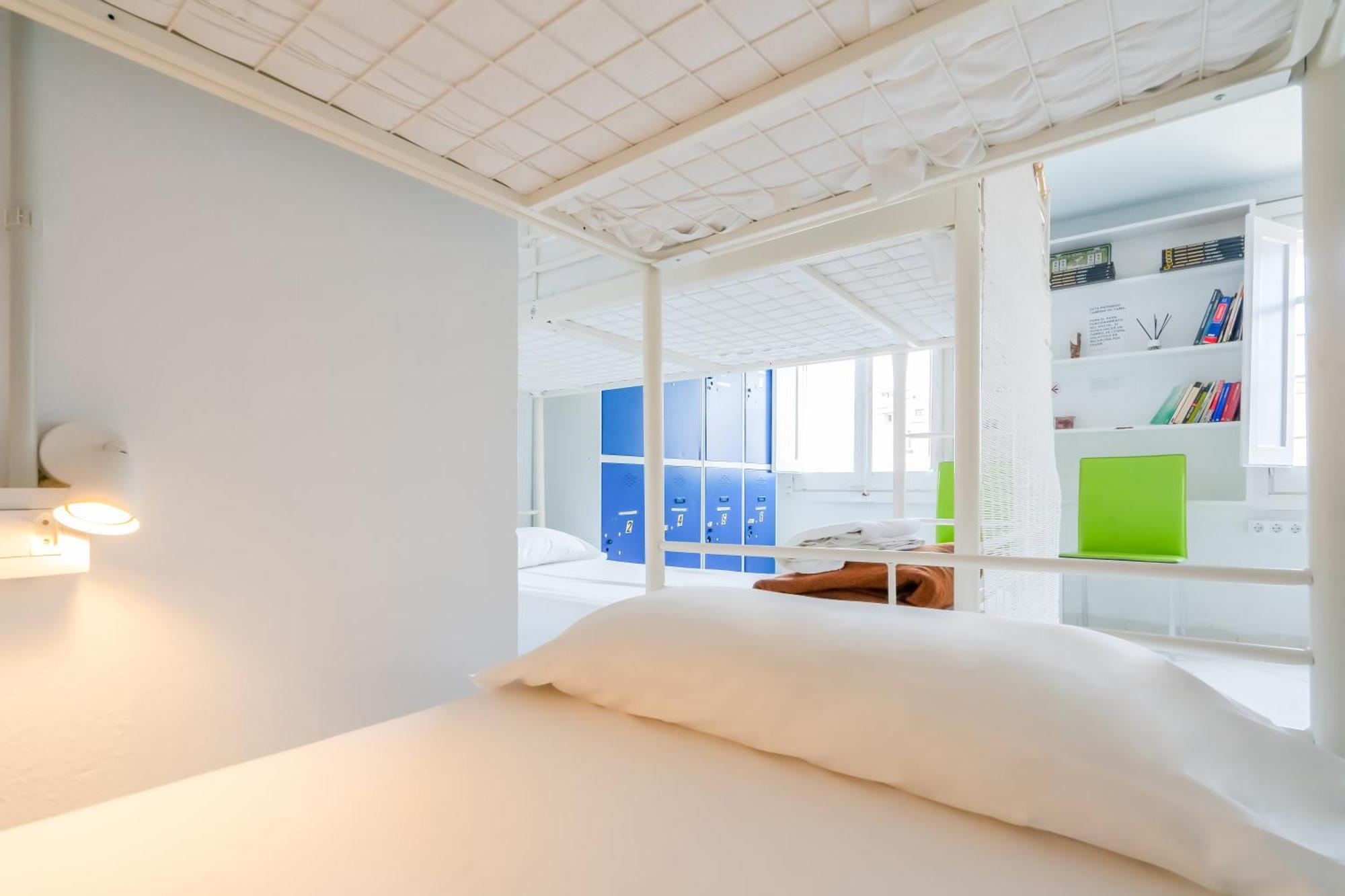 Bed 8-Bed Dormitory Room