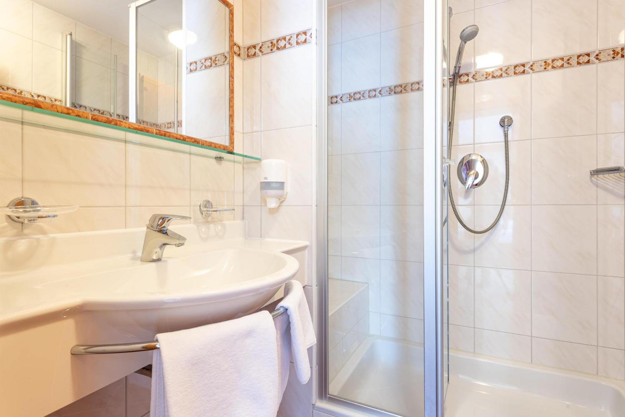 Double Room Bathroom