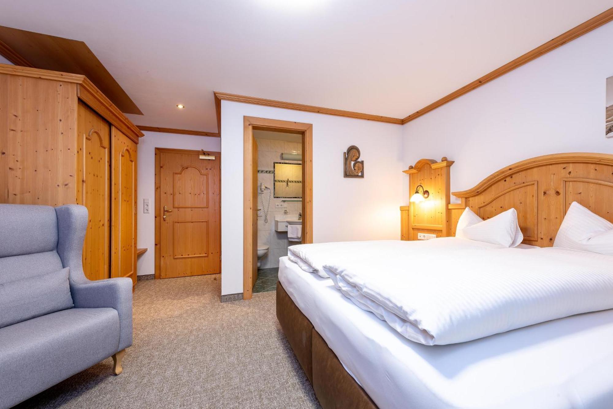 Double Room Bathroom
