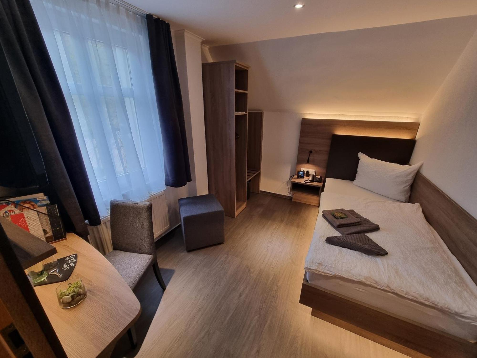 Deluxe Single Room