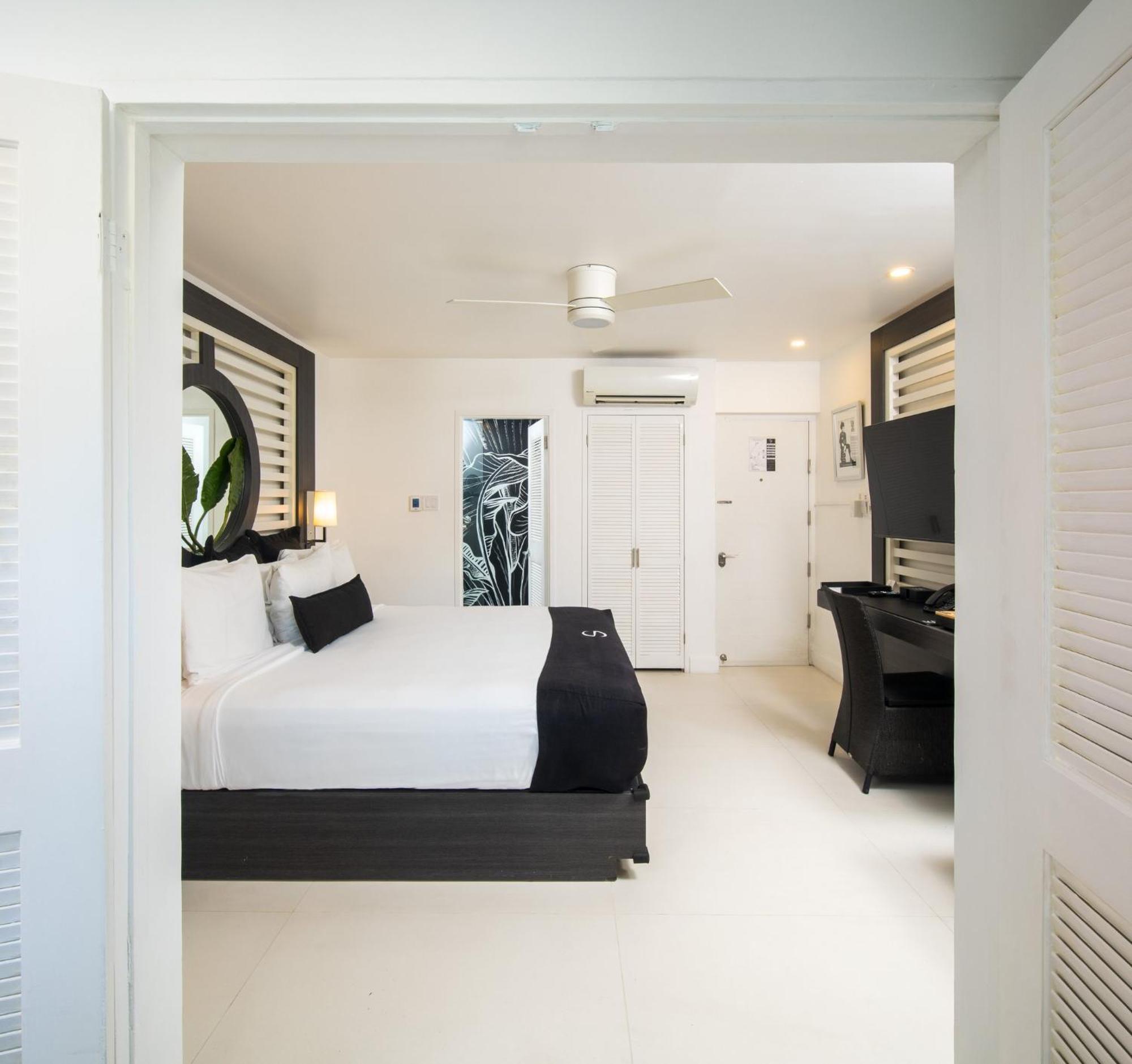 Mini King Suite