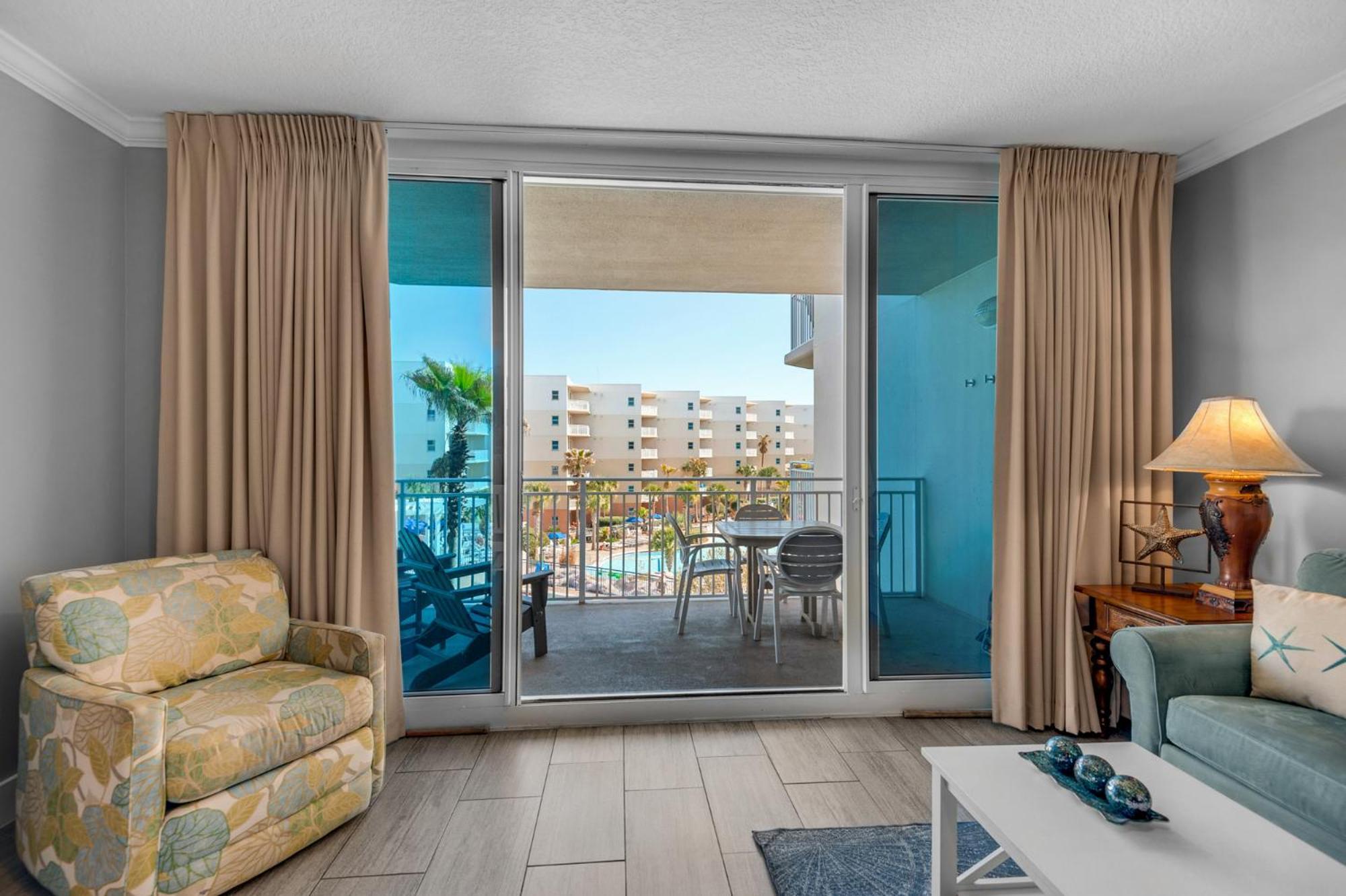 Apartment Pool View