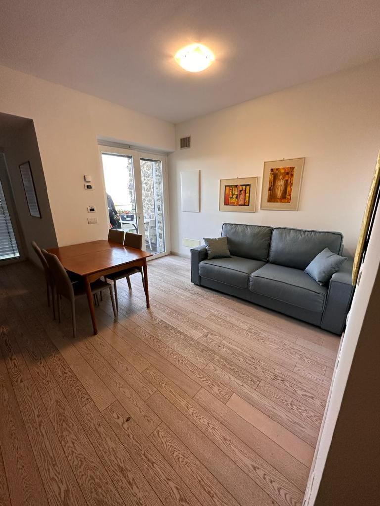 One-Bedroom Apartment with Private Garden and Sea View,1588481418:JPEG