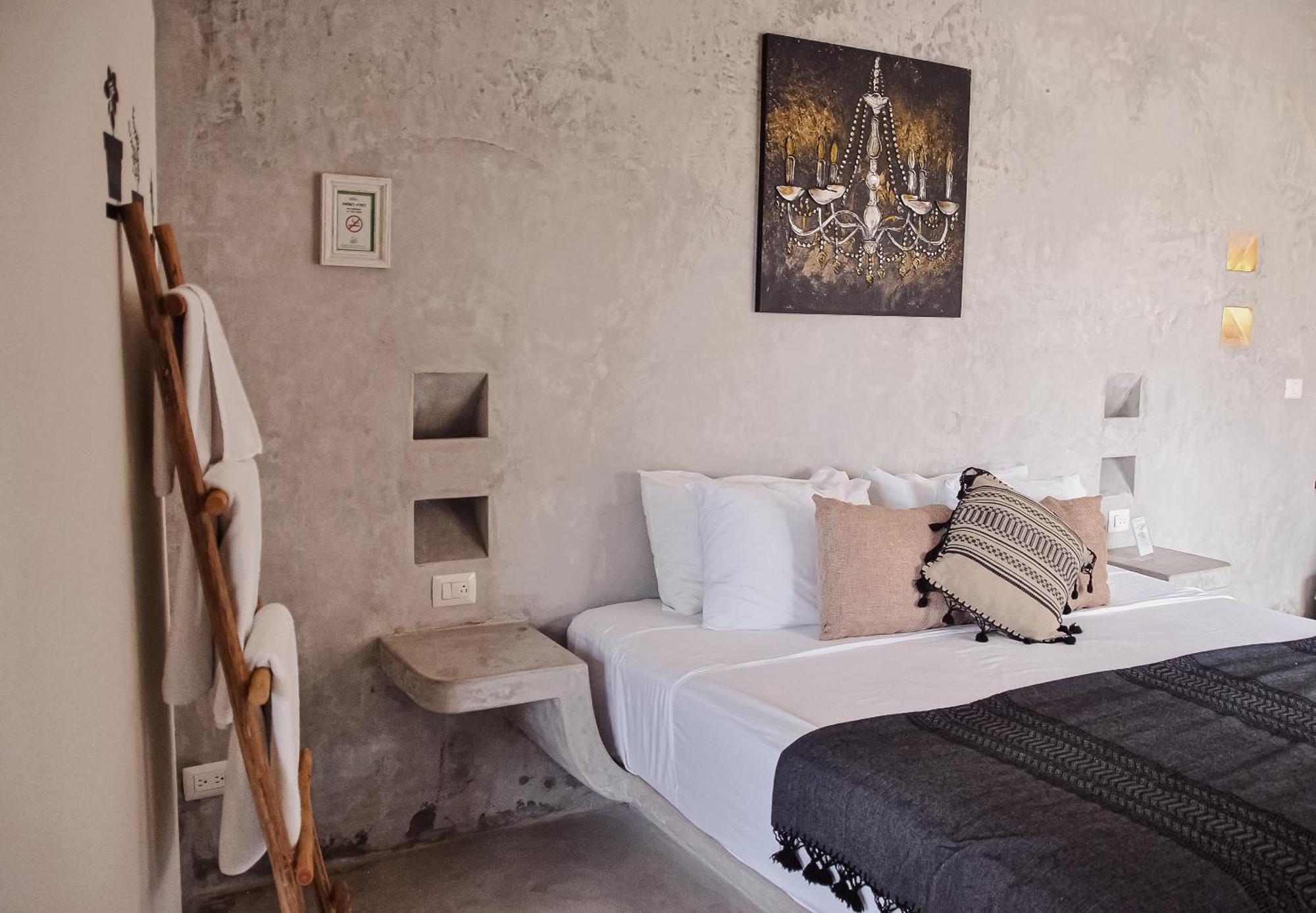 Deluxe King Suite