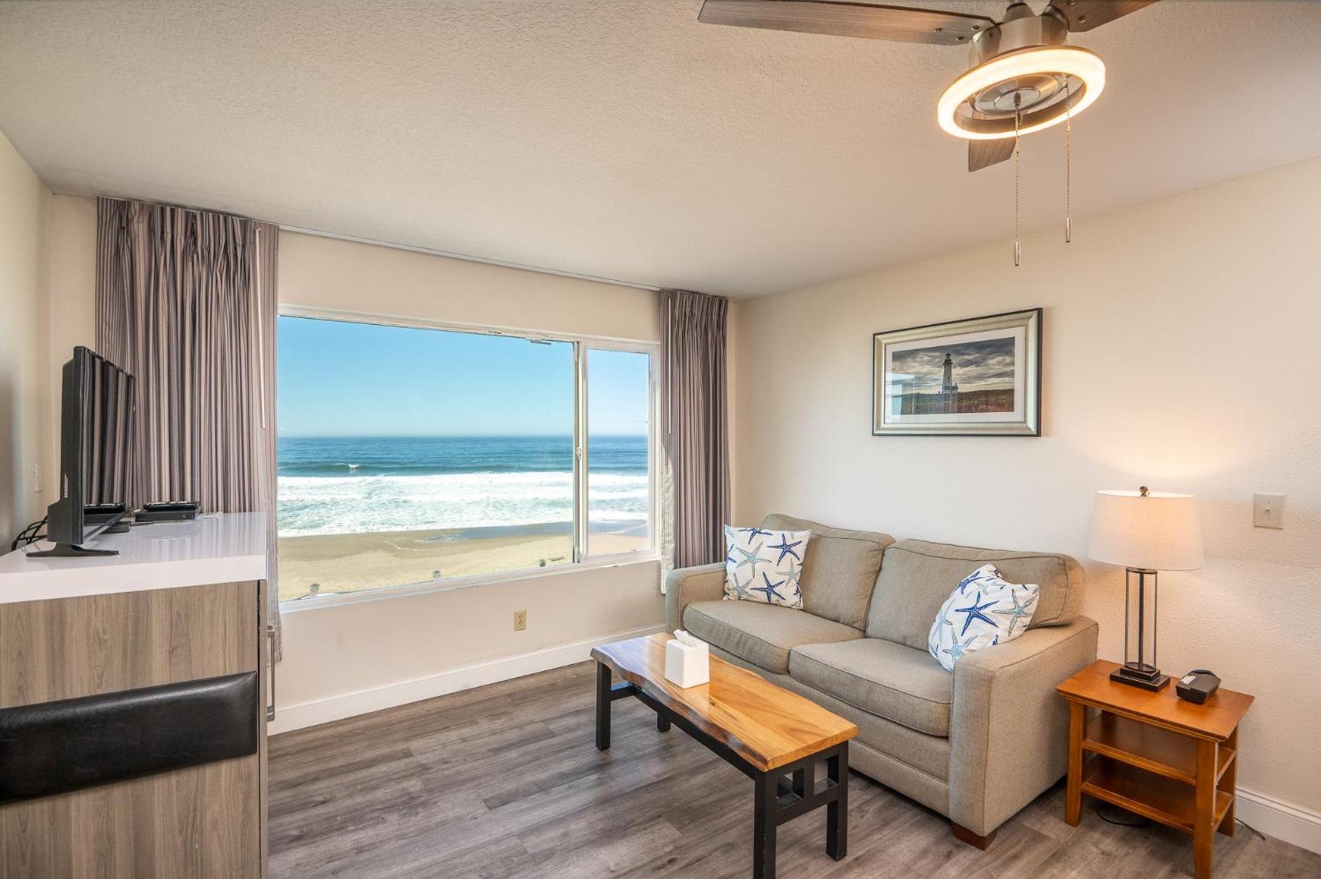 One Bedroom Suite Queen Bed Jacuzzi Tub Gas Fireplace Ocean View Upper Floor
