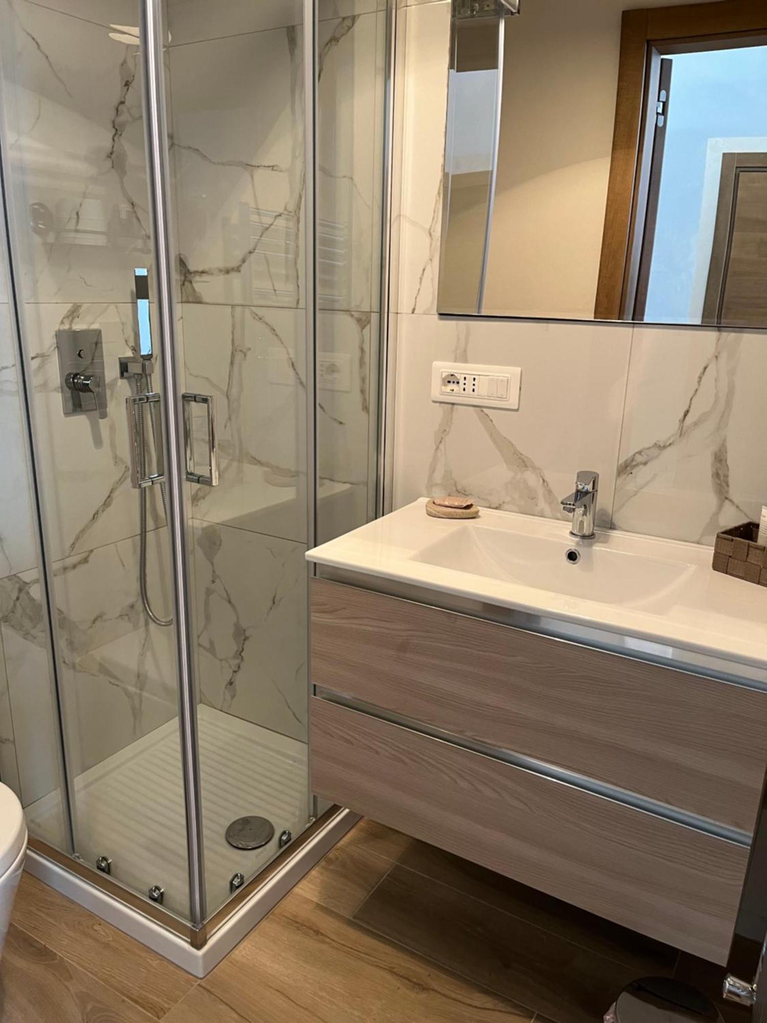 Double Room Private External Bathroom