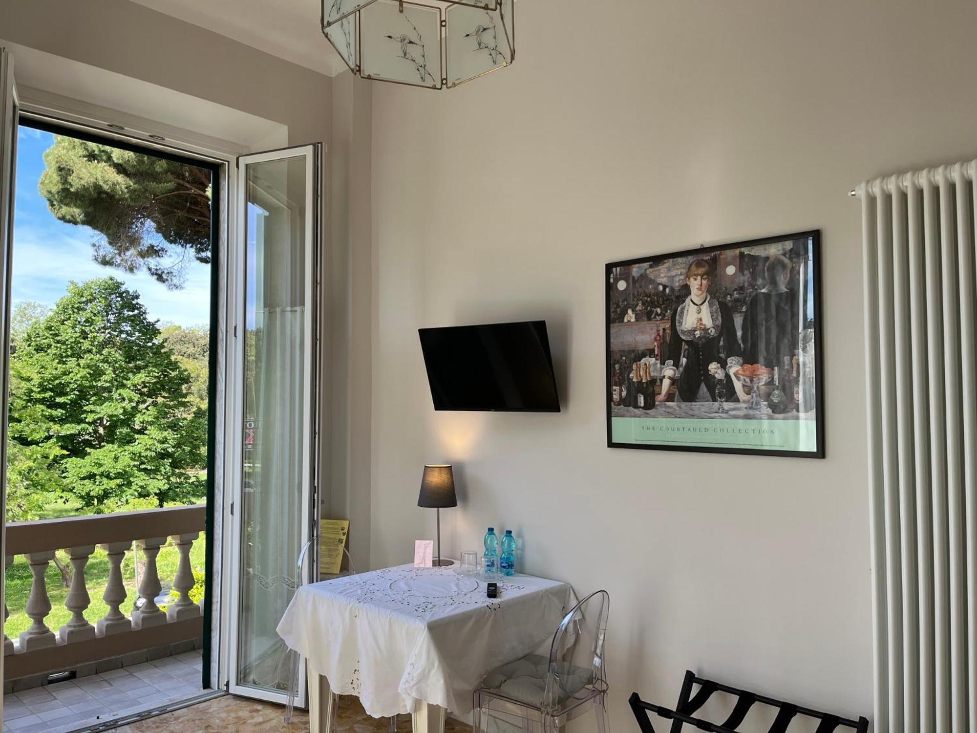 Double Room Private External Bathroom