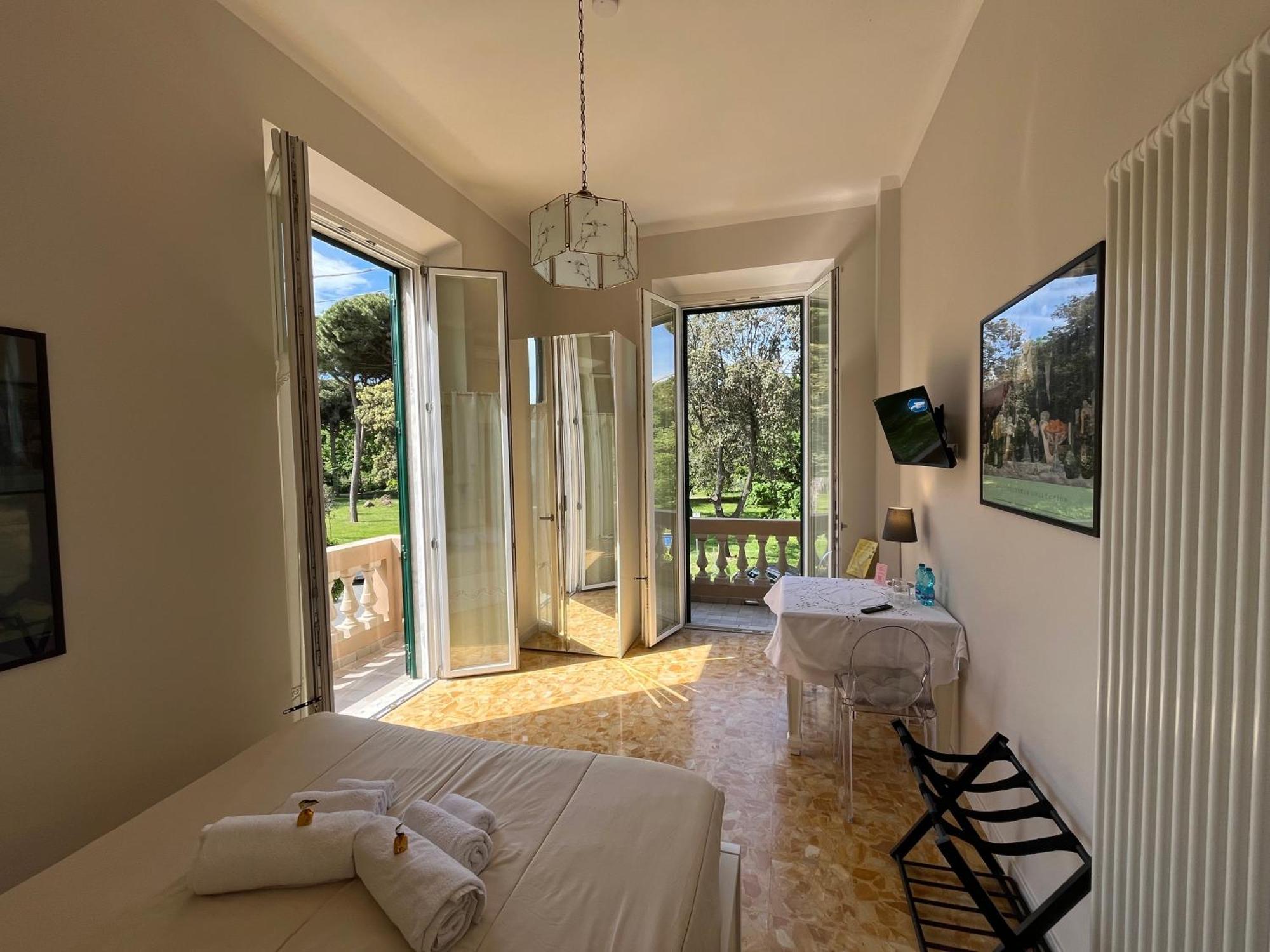 Double Room Private External Bathroom