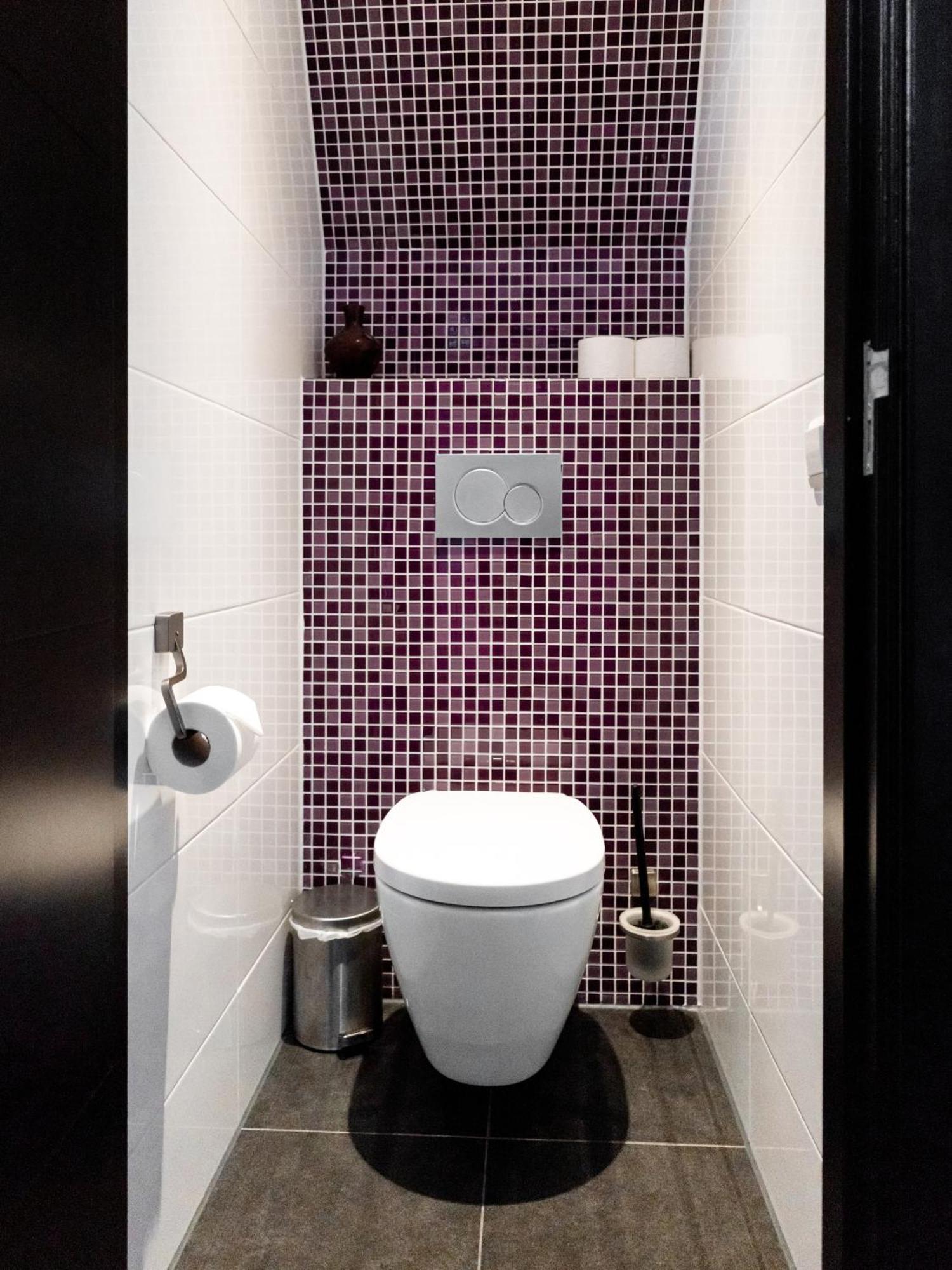 King Suite Bath