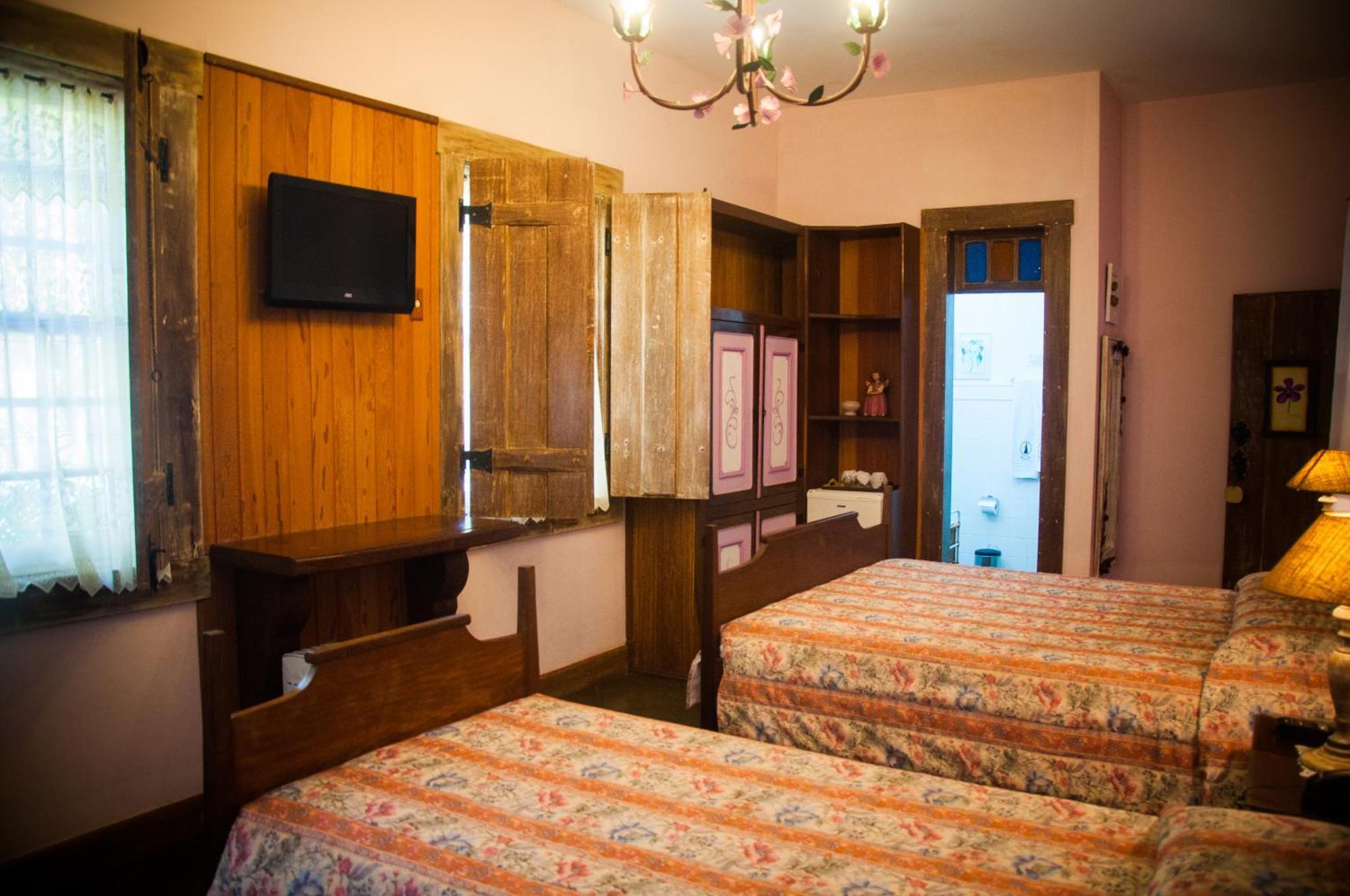 Luxury Triple Room Air Conditioning