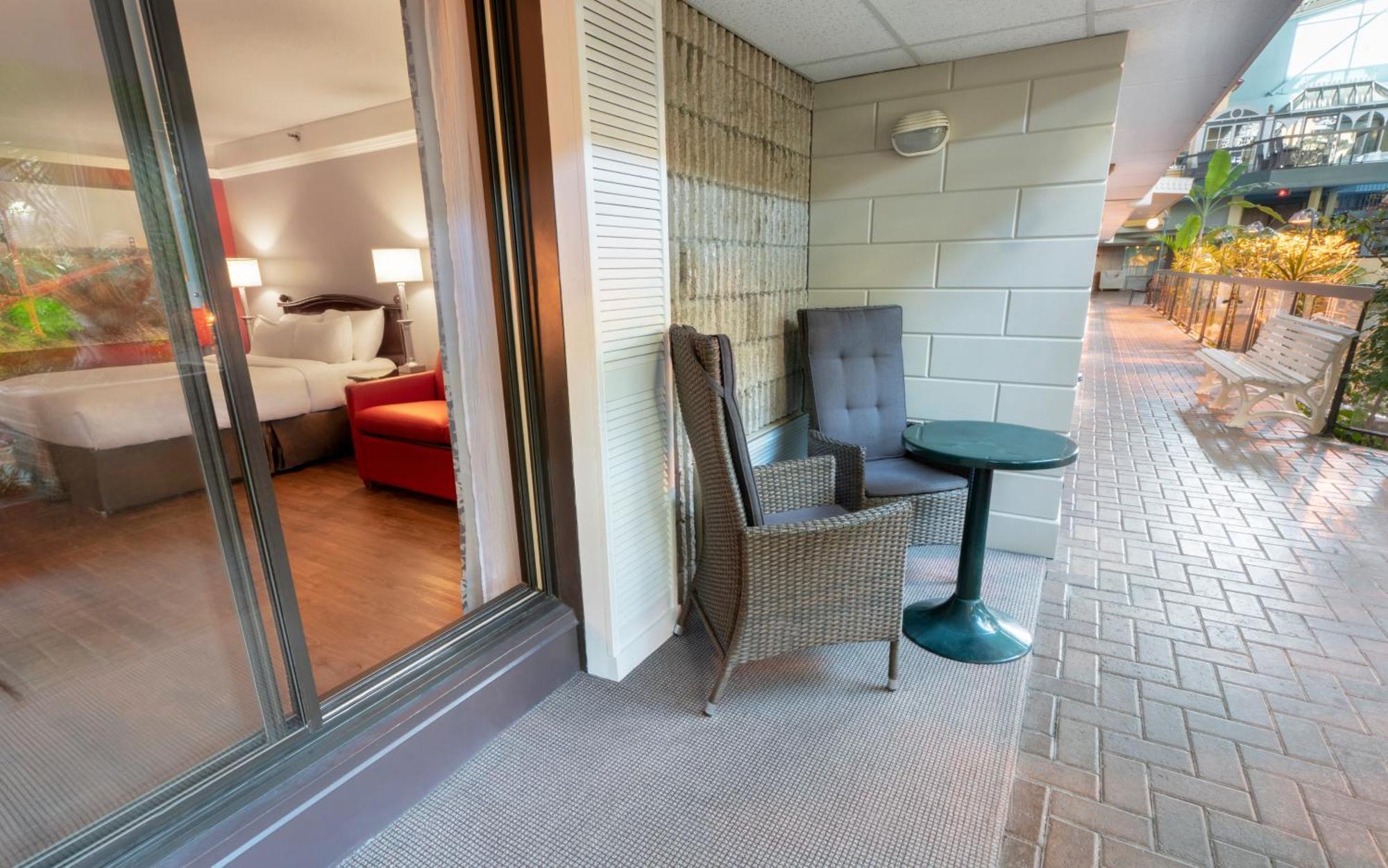 Traditional room 1 Queen bed Interior Terrace garden area