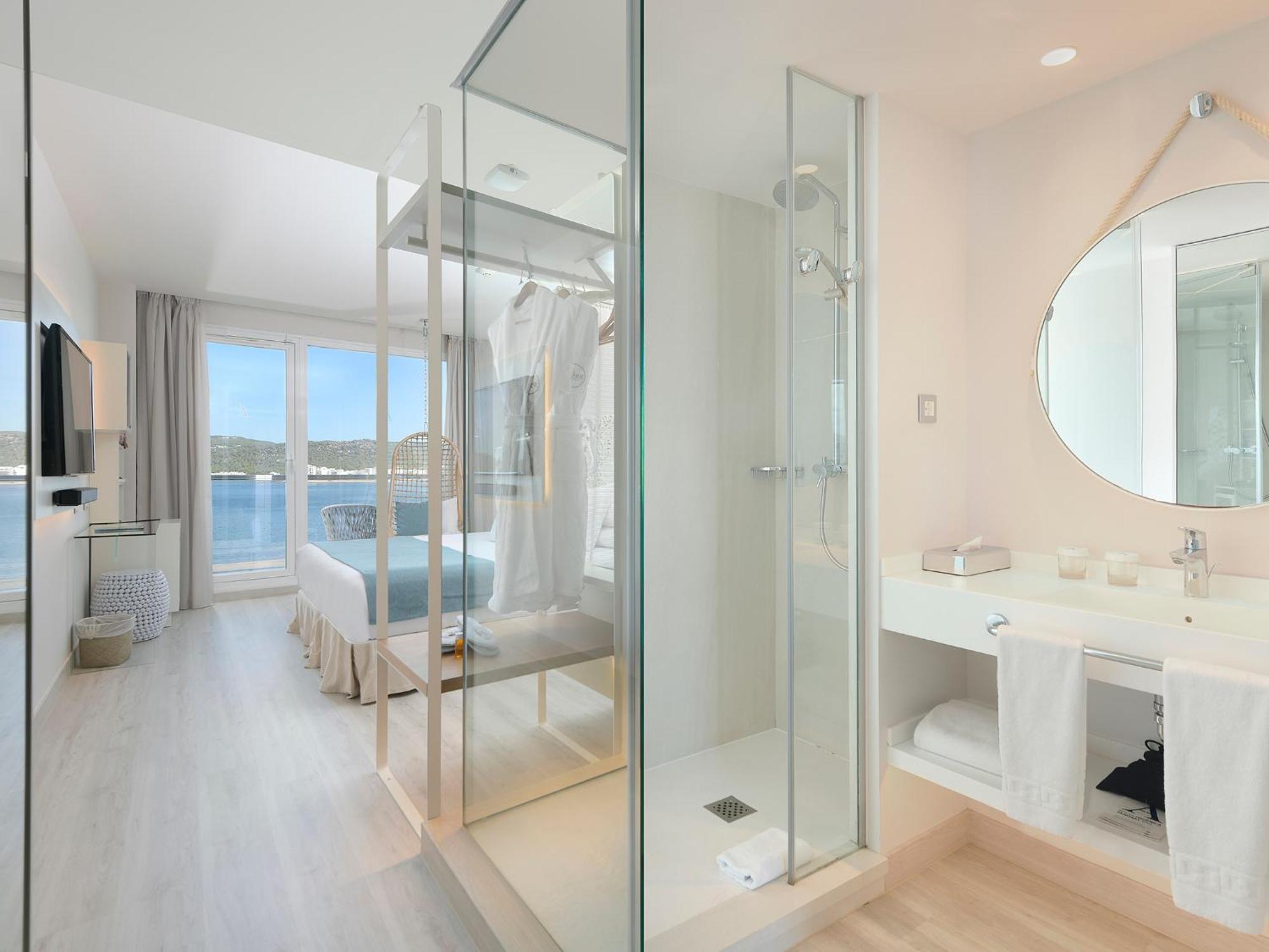 Deluxe Double or Twin Room Ocean View The One Oh La La