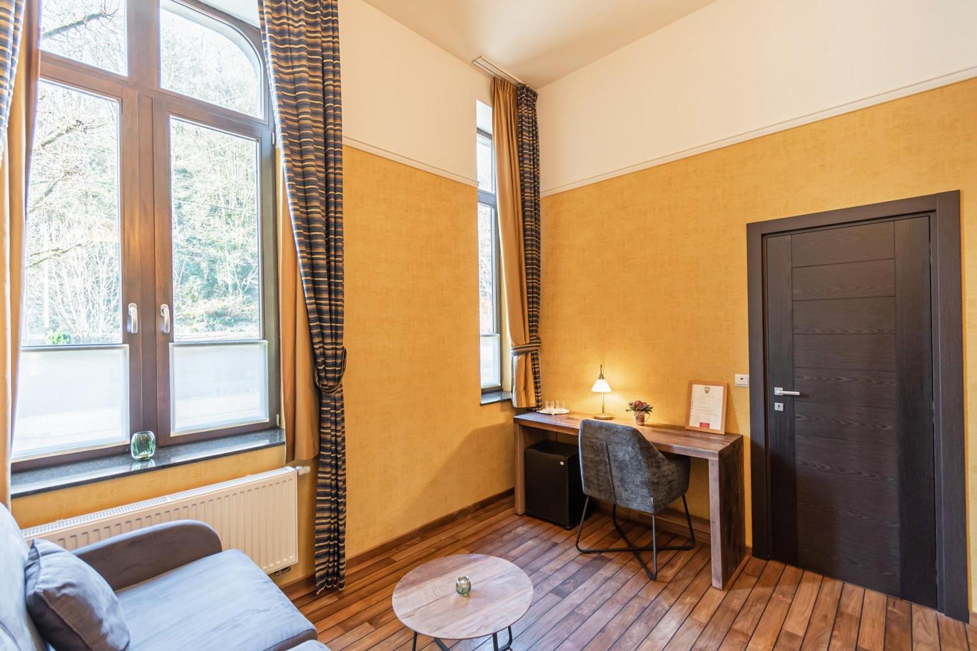 Modern Suite