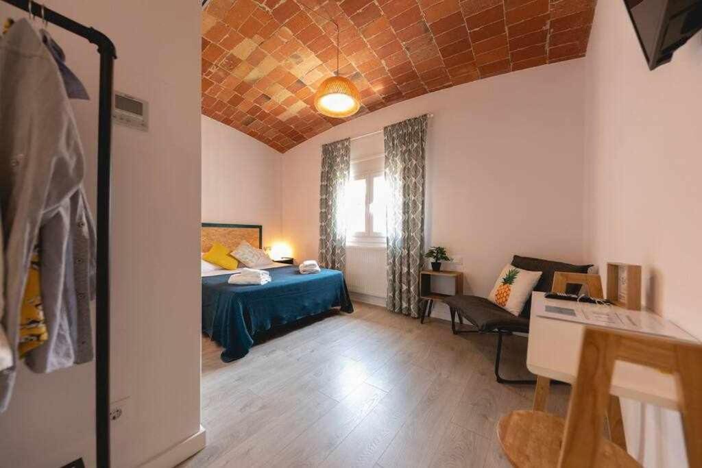 Deluxe Double Room Shower