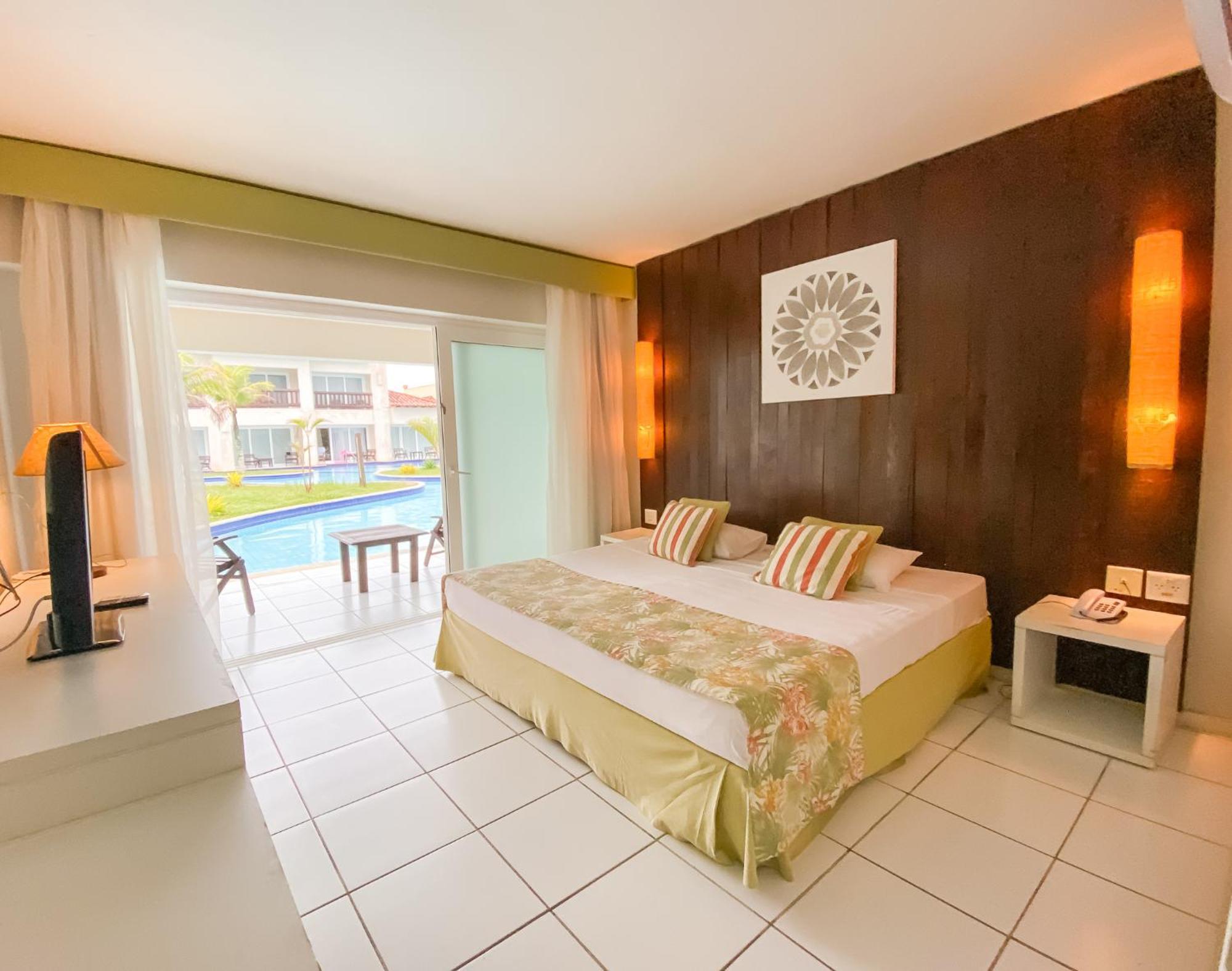 Suite swimming pool view,1589177514:JPEG