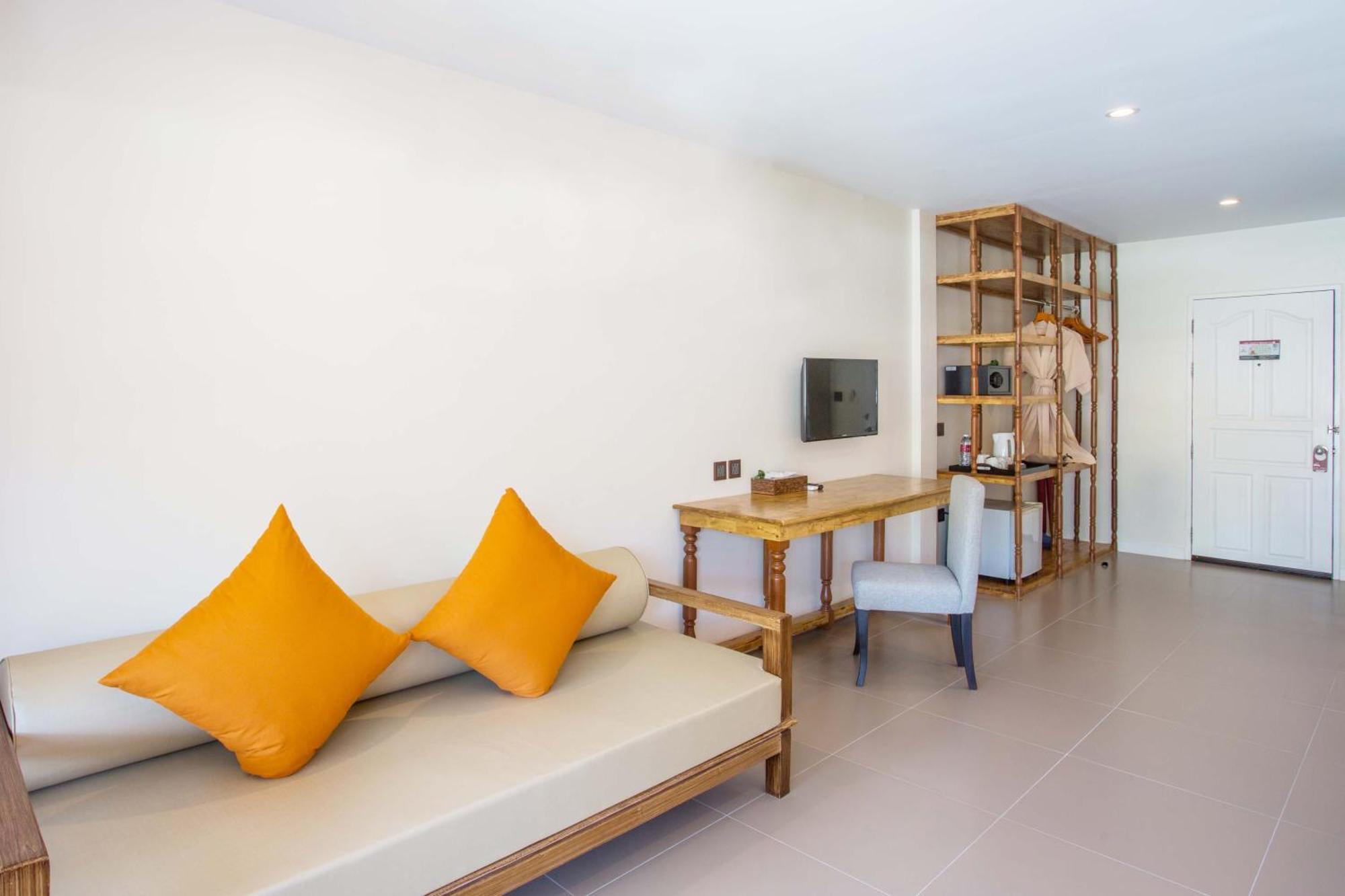 Grand Deluxe Garden View Room size 50 sqm