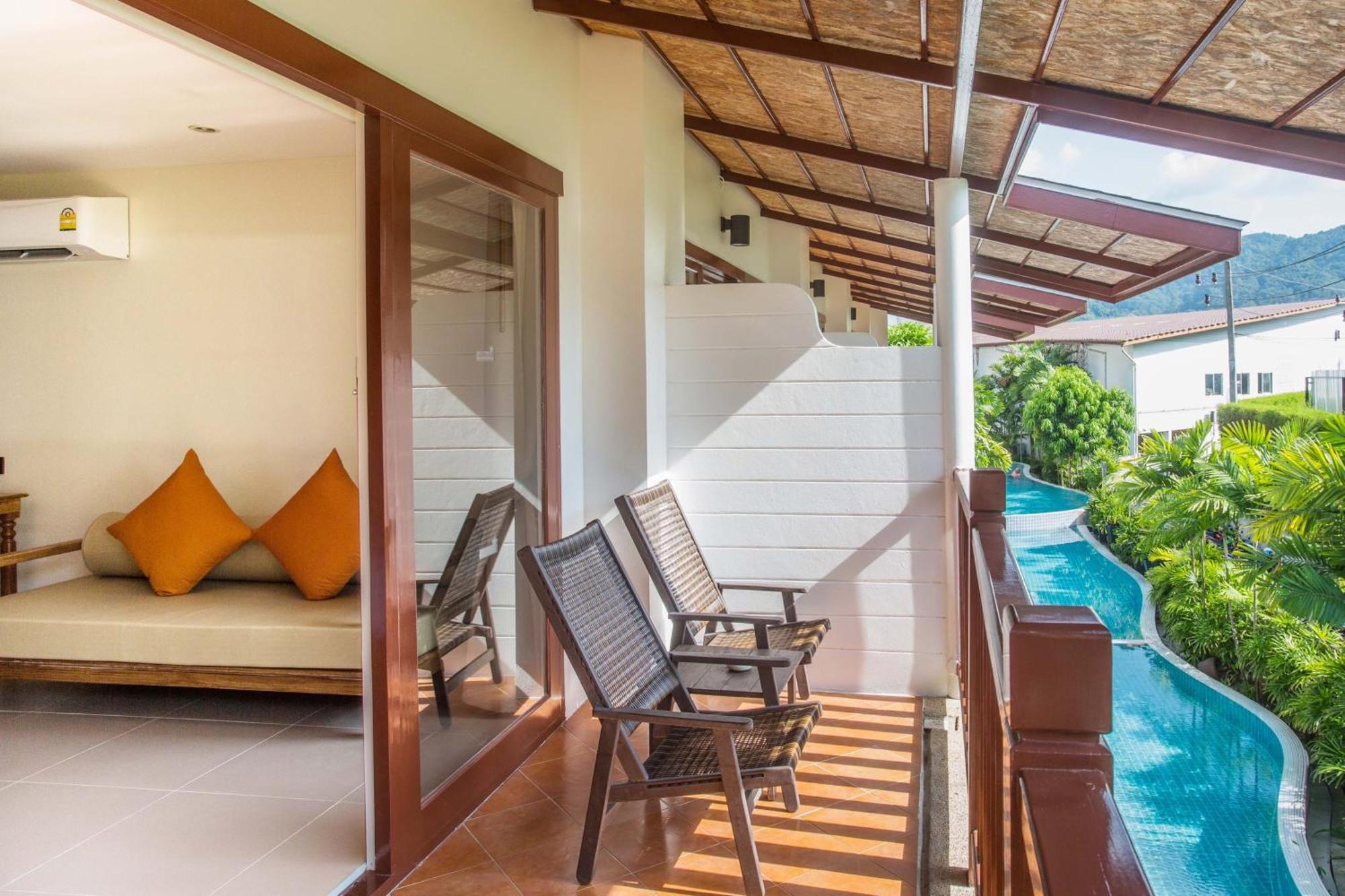 Grand Deluxe Garden View Room size 50 sqm