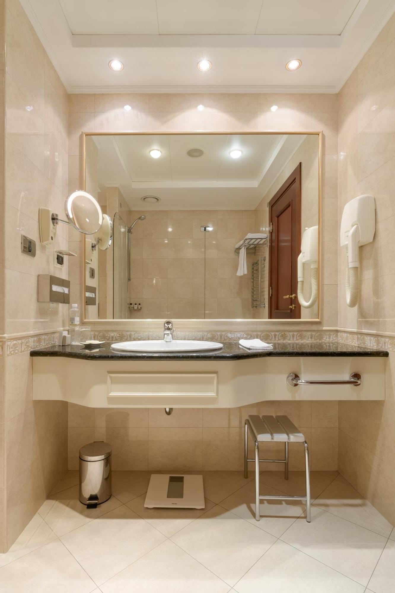 Premier King Room