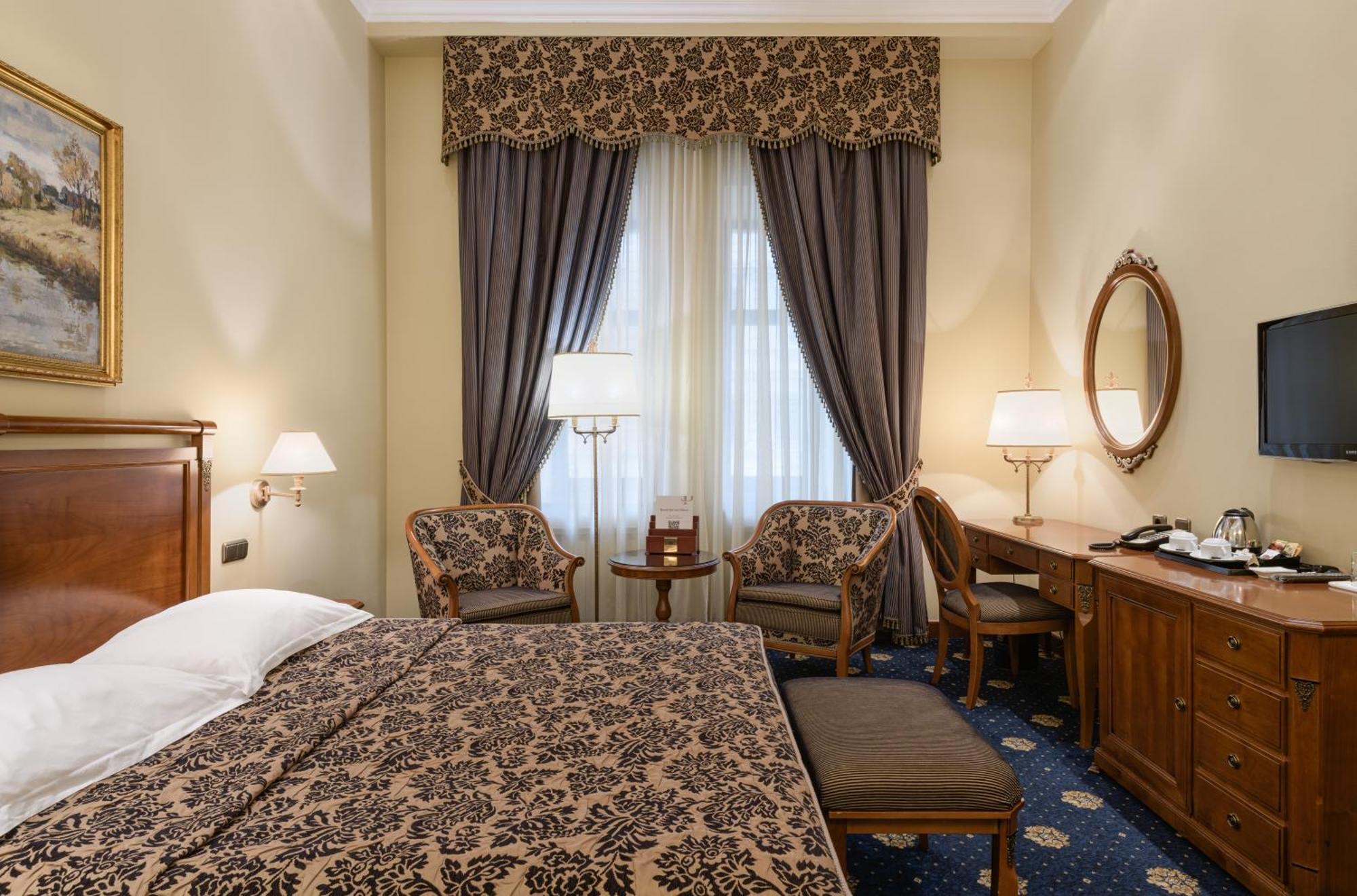 Classic Double Room