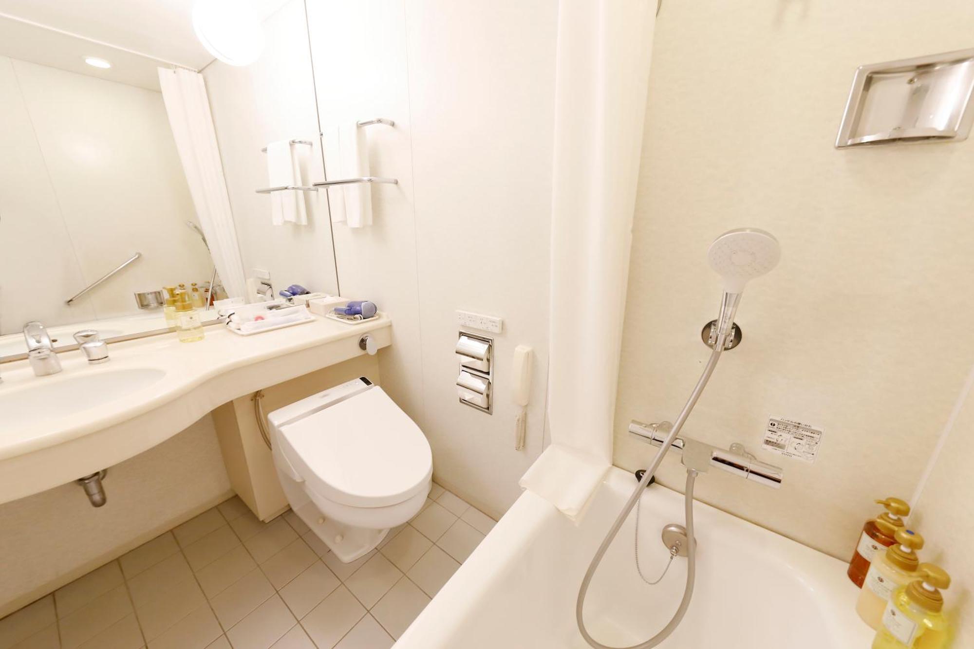 Small Single Room Non-Smoking